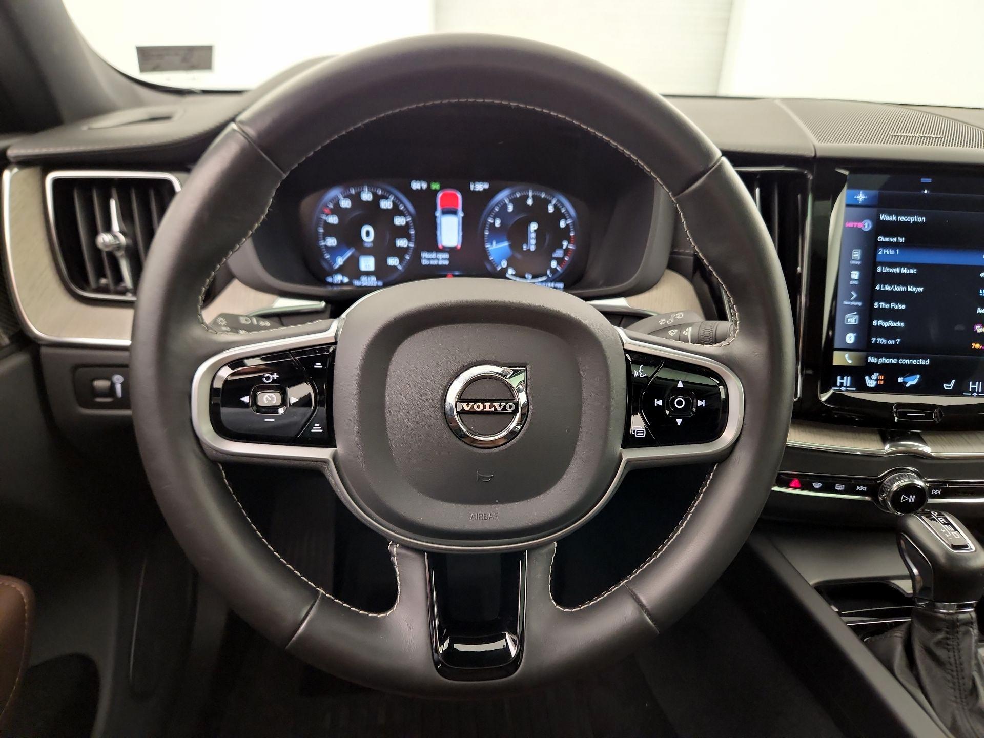 Thumbnail: 2020 Volvo XC60 - 10