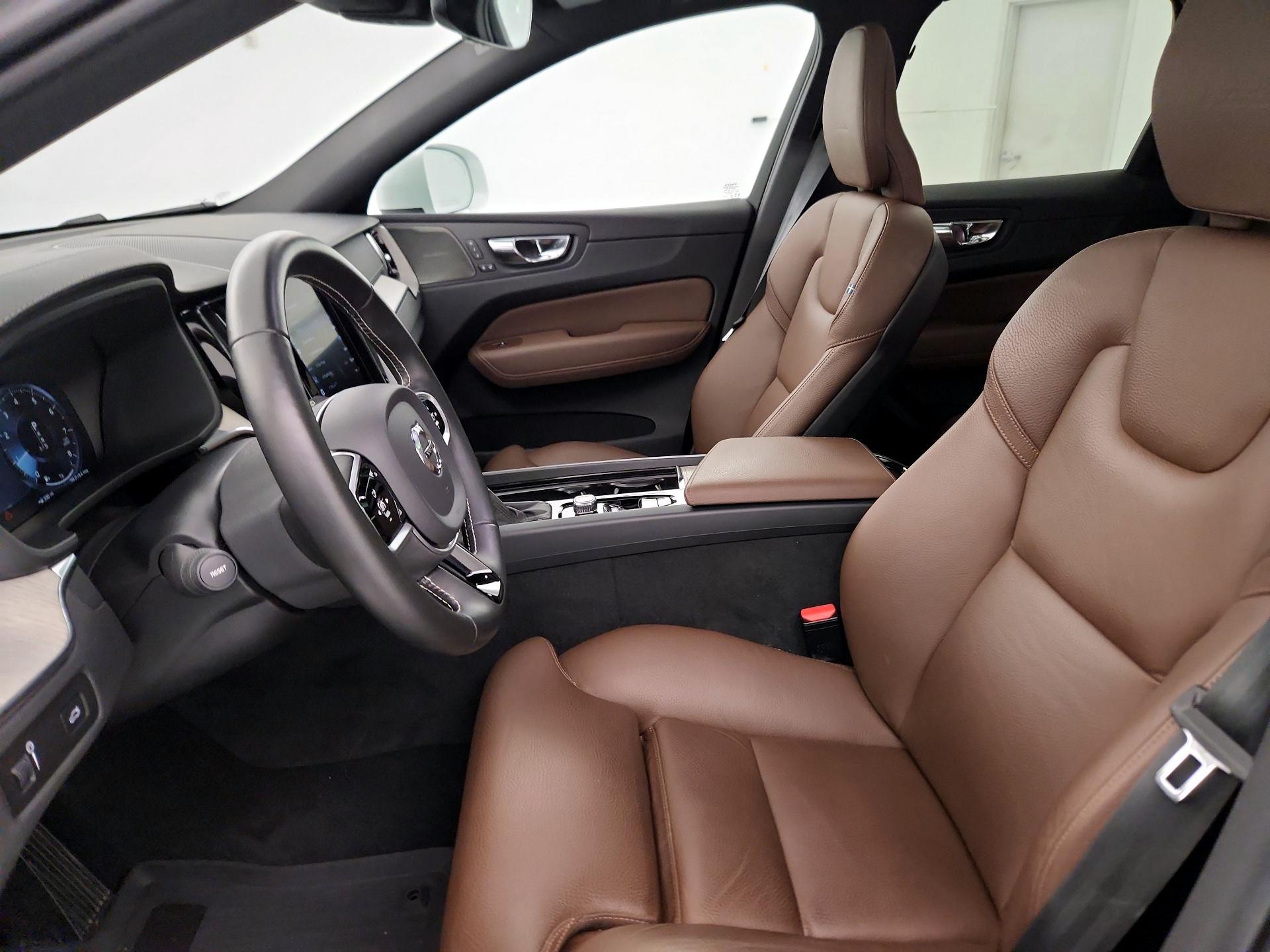 Thumbnail: 2020 Volvo XC60 - 11