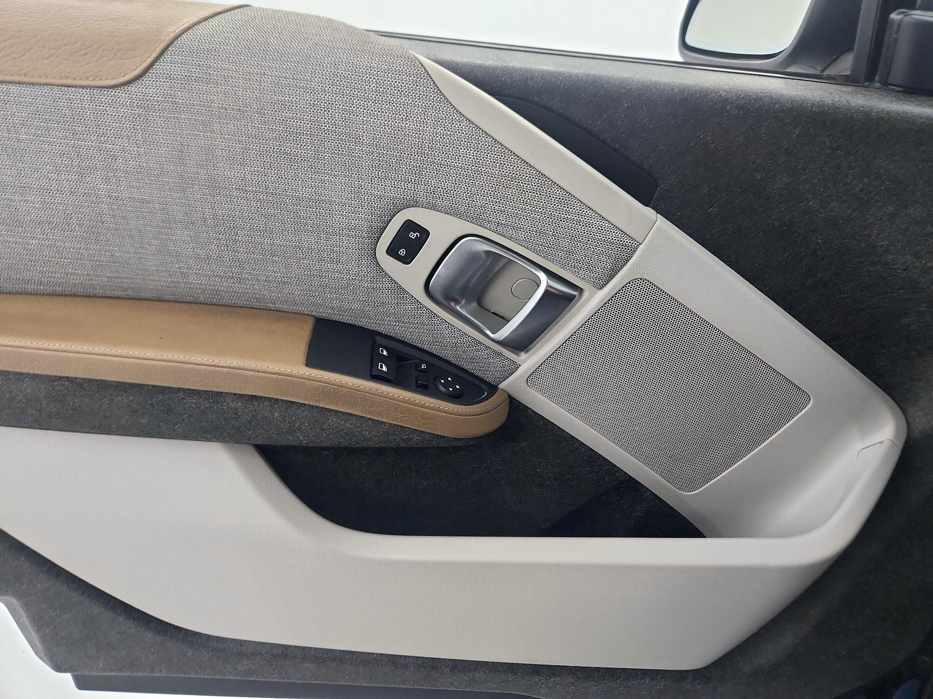 Thumbnail: 2016 BMW i3 - 12