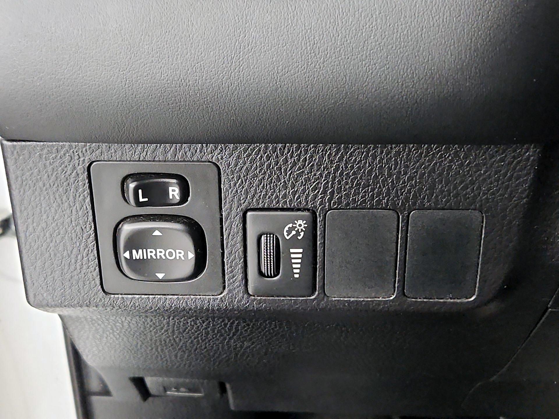 Thumbnail: 2016 Toyota RAV4 - 13