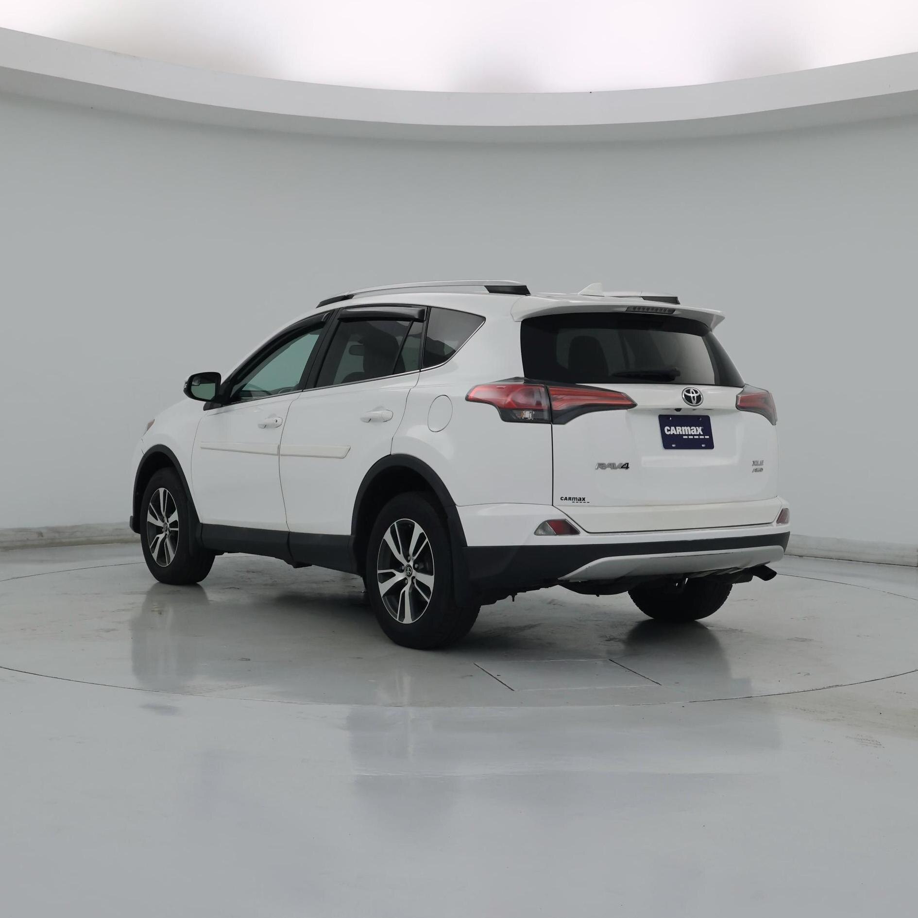 Thumbnail: 2016 Toyota RAV4 - 2