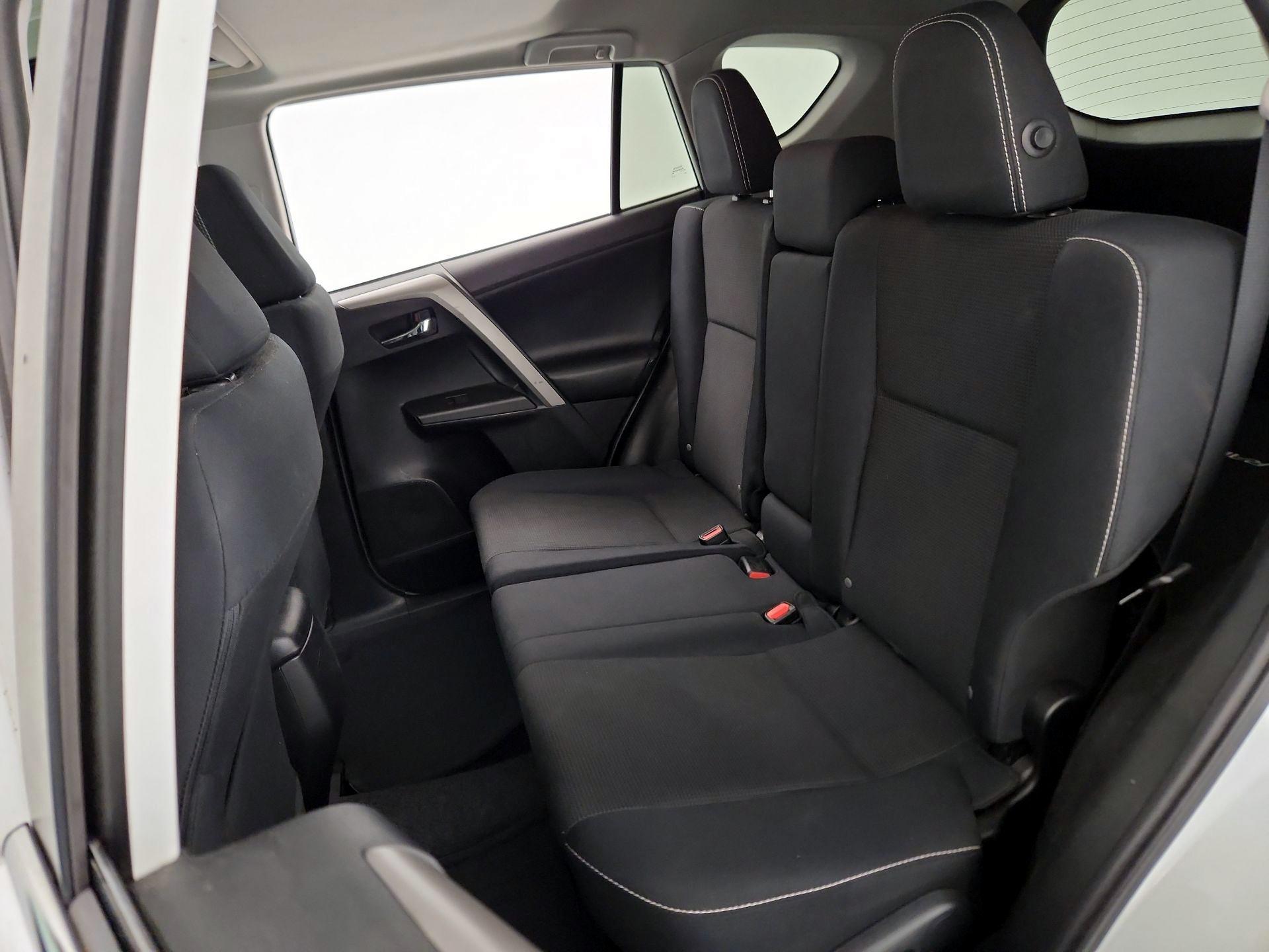 Thumbnail: 2016 Toyota RAV4 - 20