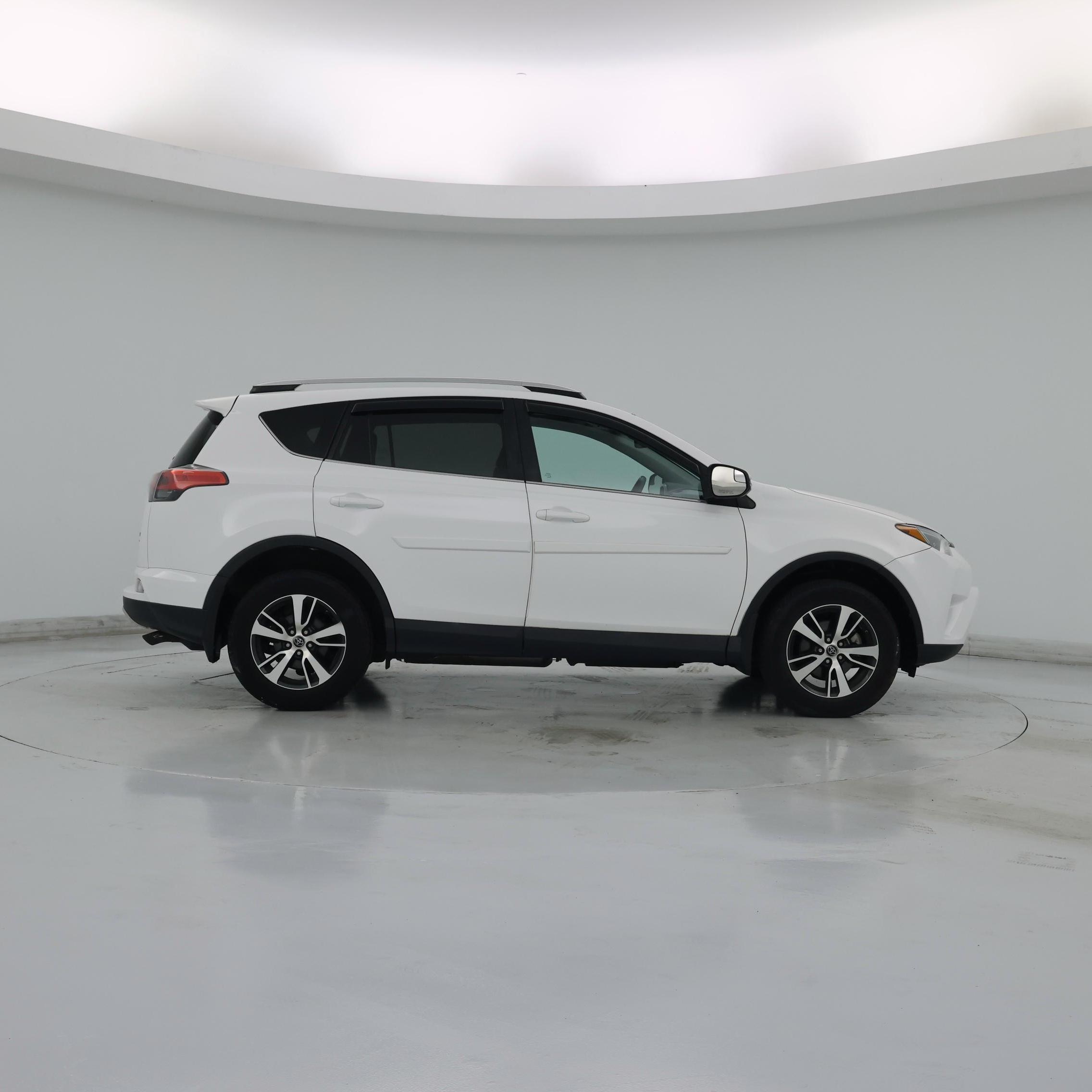 Thumbnail: 2016 Toyota RAV4 - 7