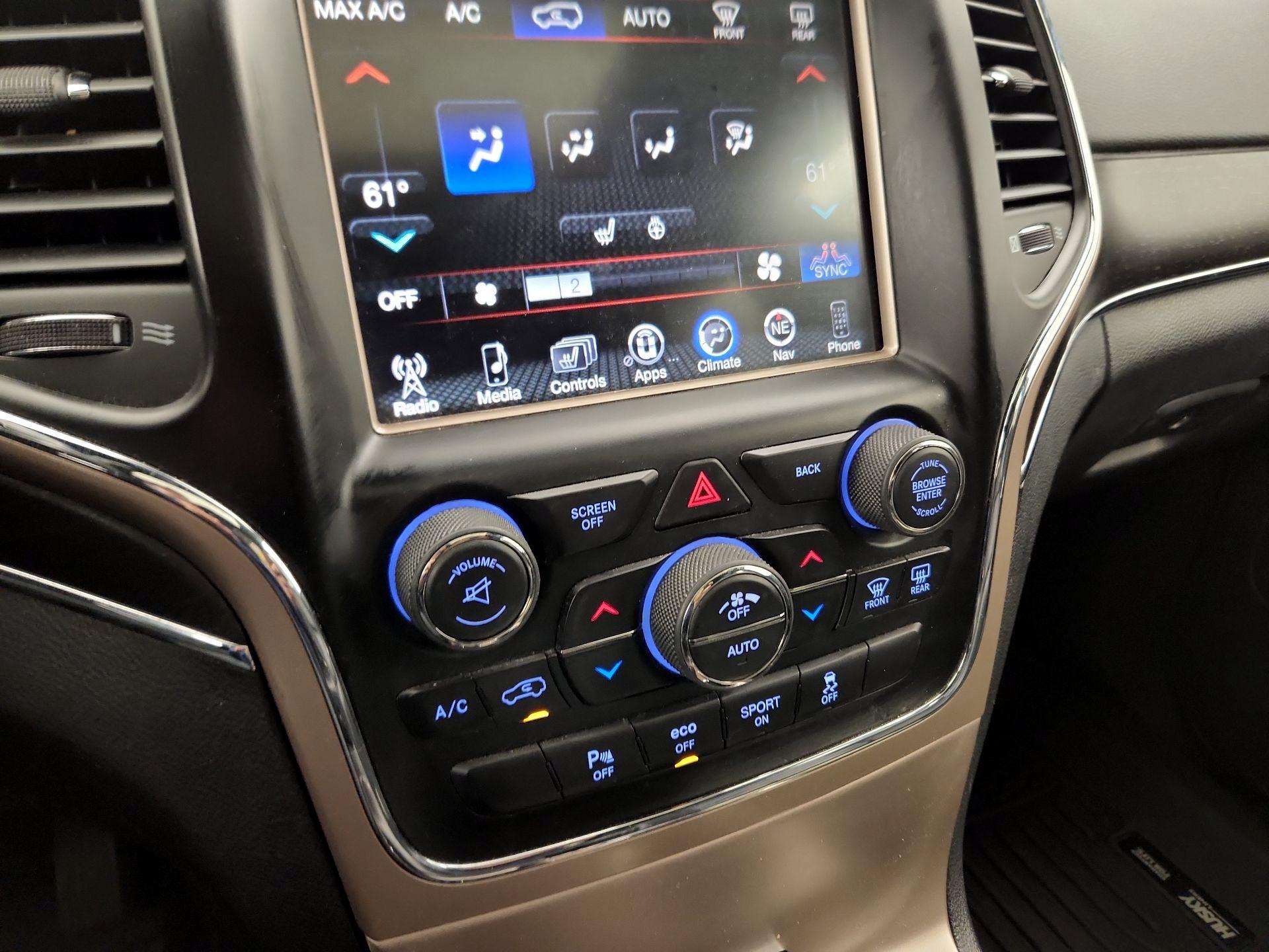 Thumbnail: 2017 Jeep Grand Cherokee - 17
