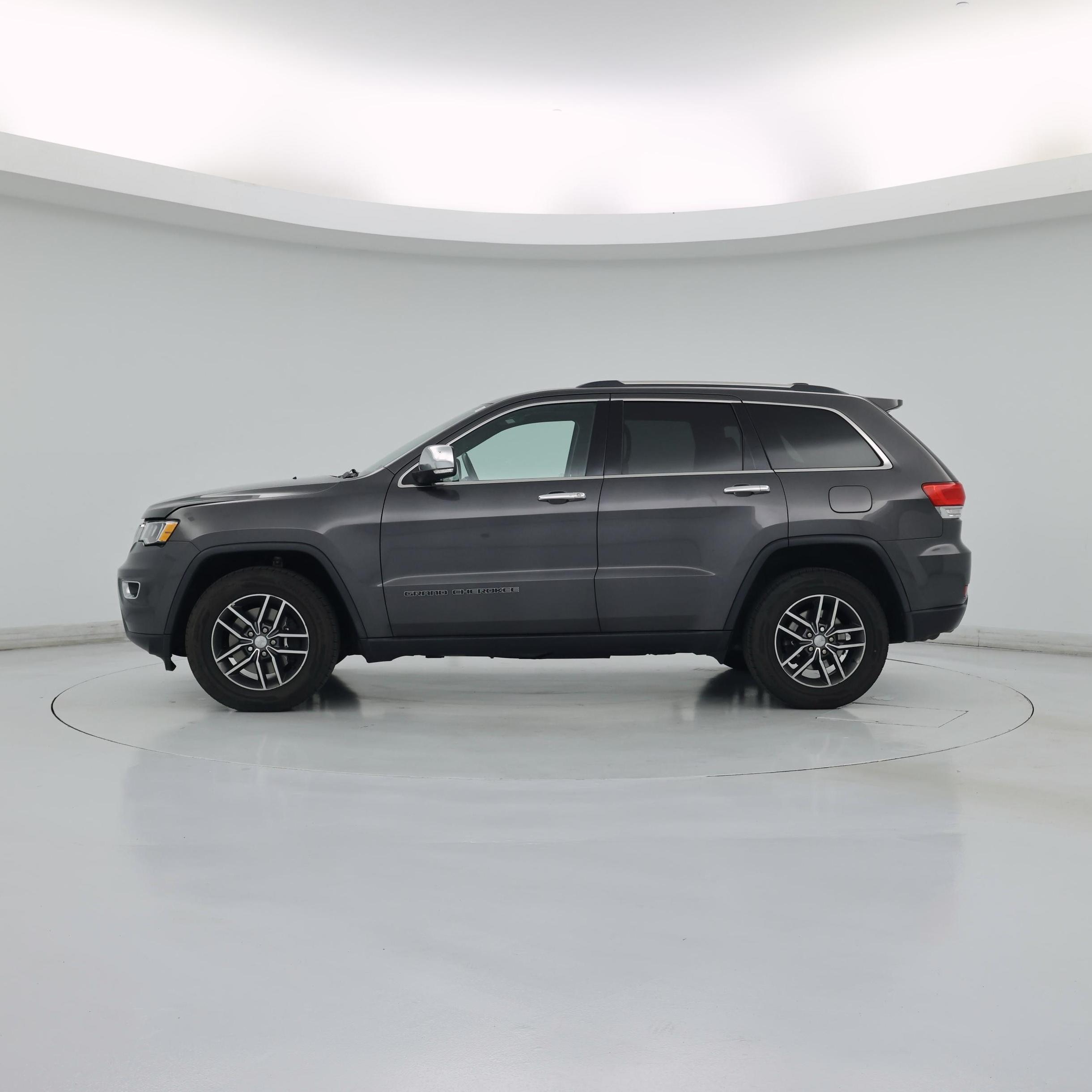 Thumbnail: 2017 Jeep Grand Cherokee - 3