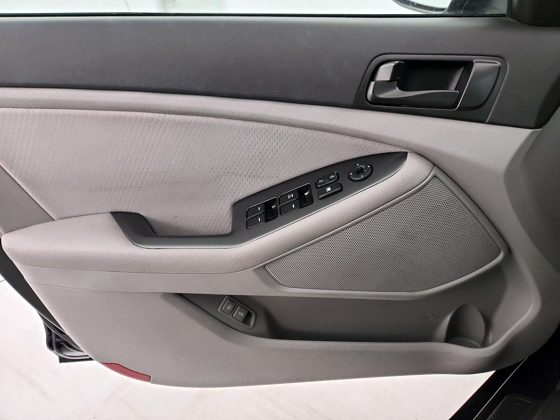 Thumbnail: 2015 Kia Optima - 12