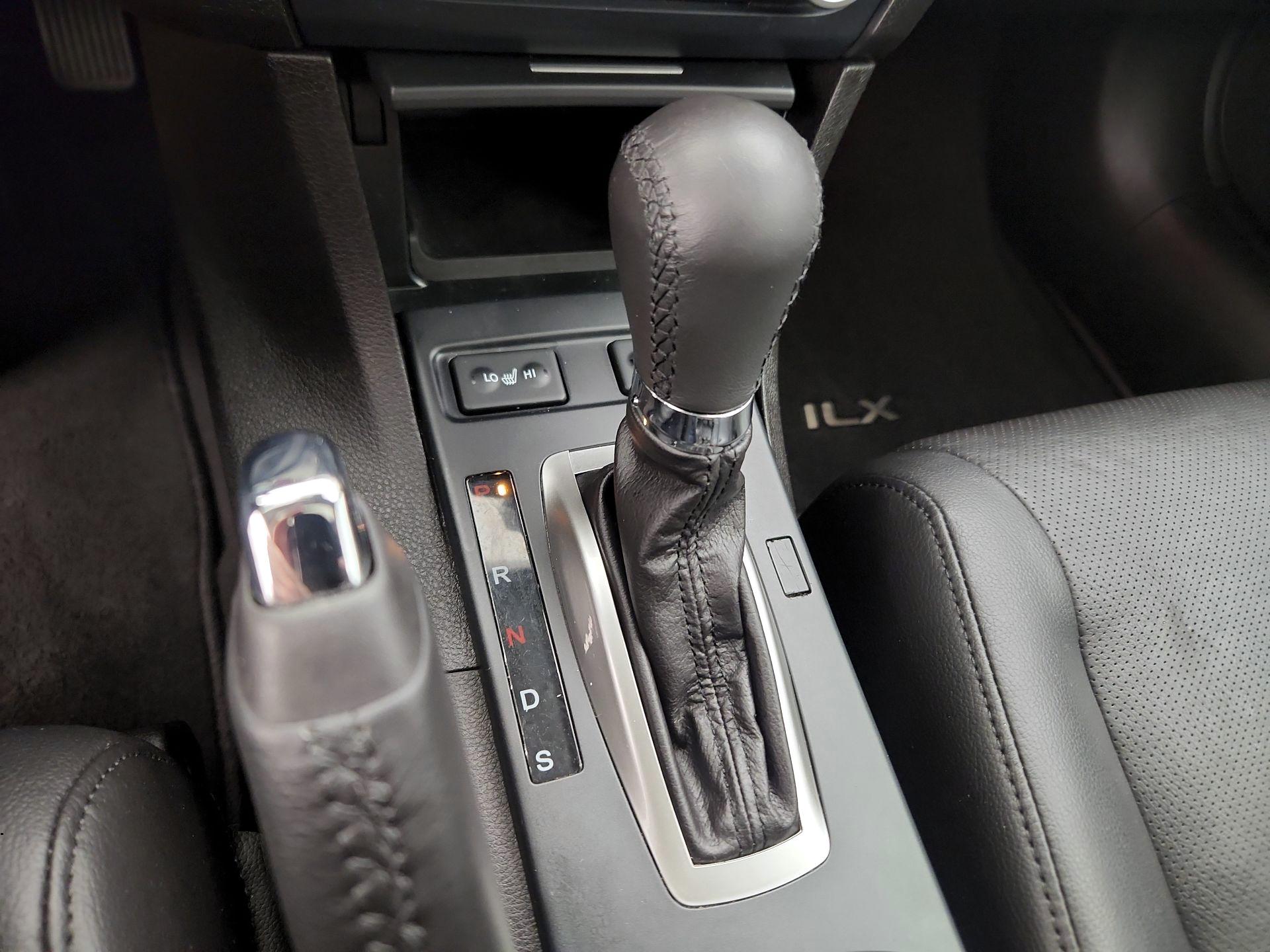 Thumbnail: 2018 Acura ILX - 17