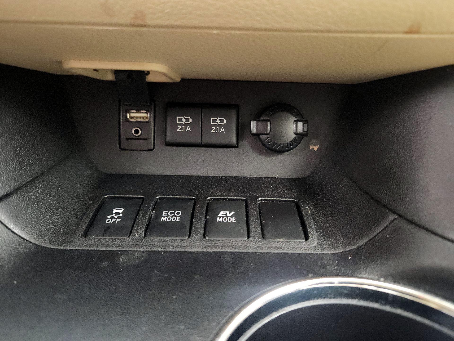 Thumbnail: 2017 Toyota Highlander - 19