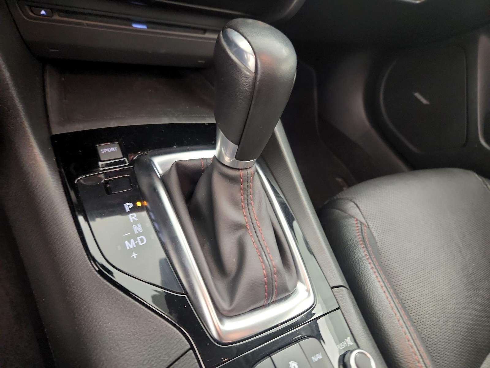 2016 Mazda MAZDA3 s Grand Touring - Photo 16