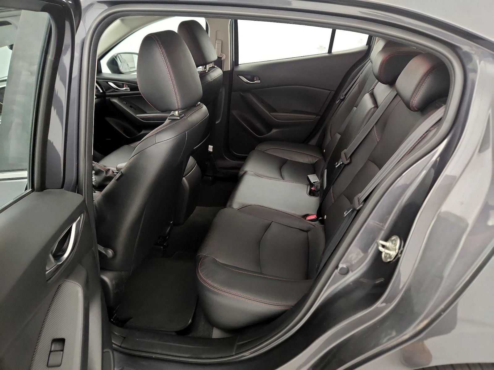 2016 Mazda MAZDA3 s Grand Touring - Photo 17