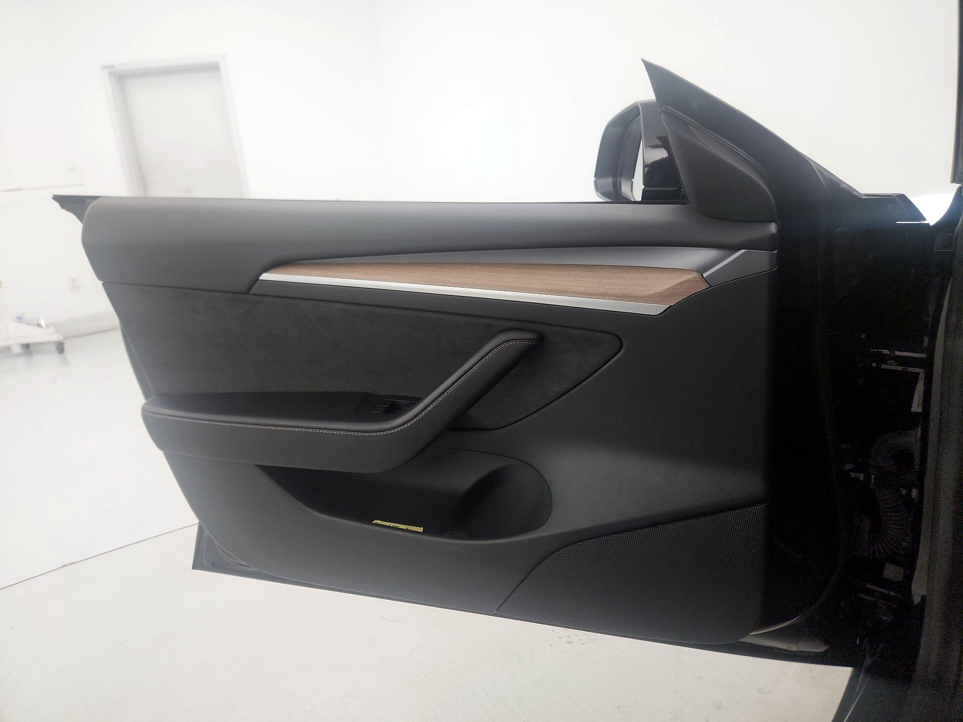 Thumbnail: 2021 Tesla Model 3 - 12