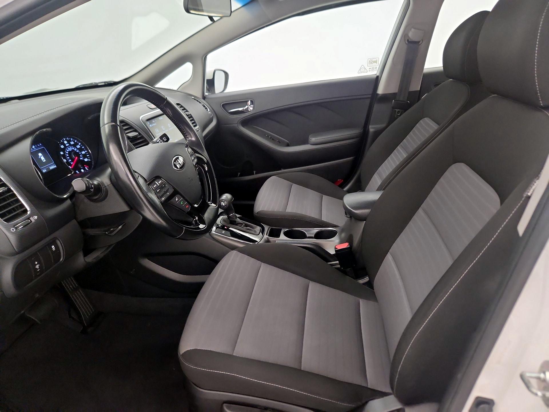 Thumbnail: 2018 Kia Forte - 11