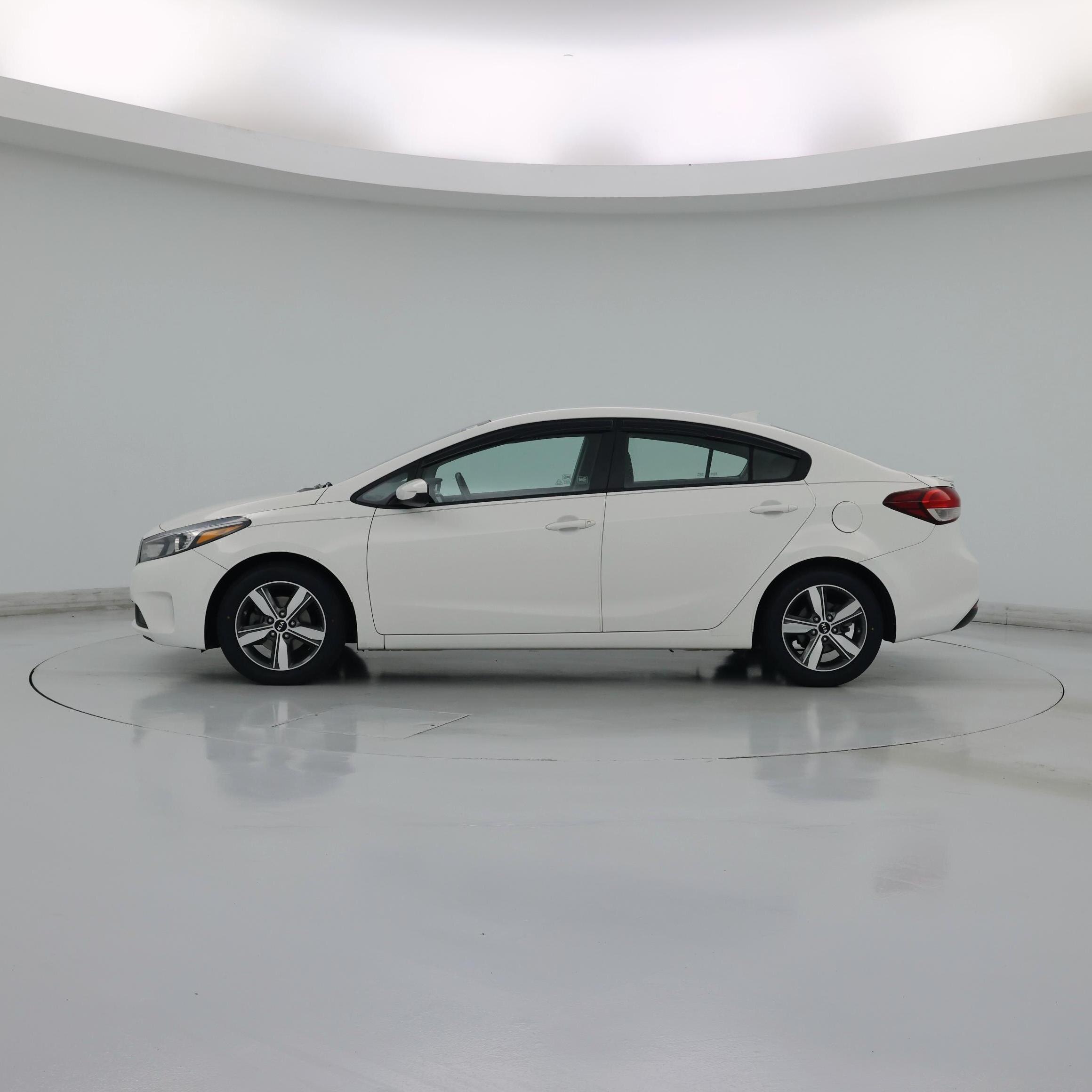 Thumbnail: 2018 Kia Forte - 3