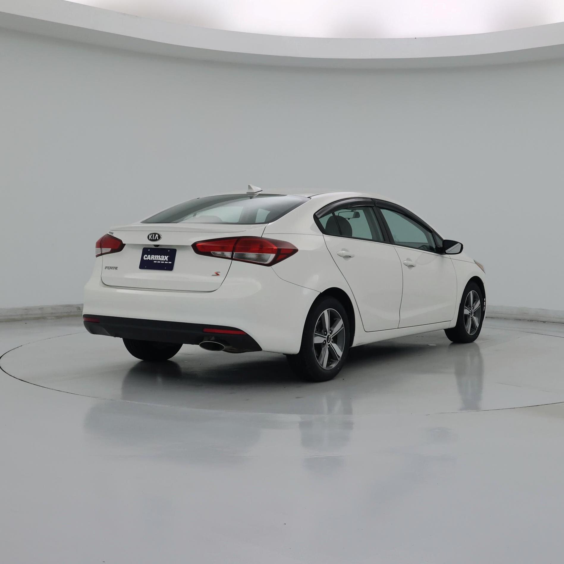 Thumbnail: 2018 Kia Forte - 8