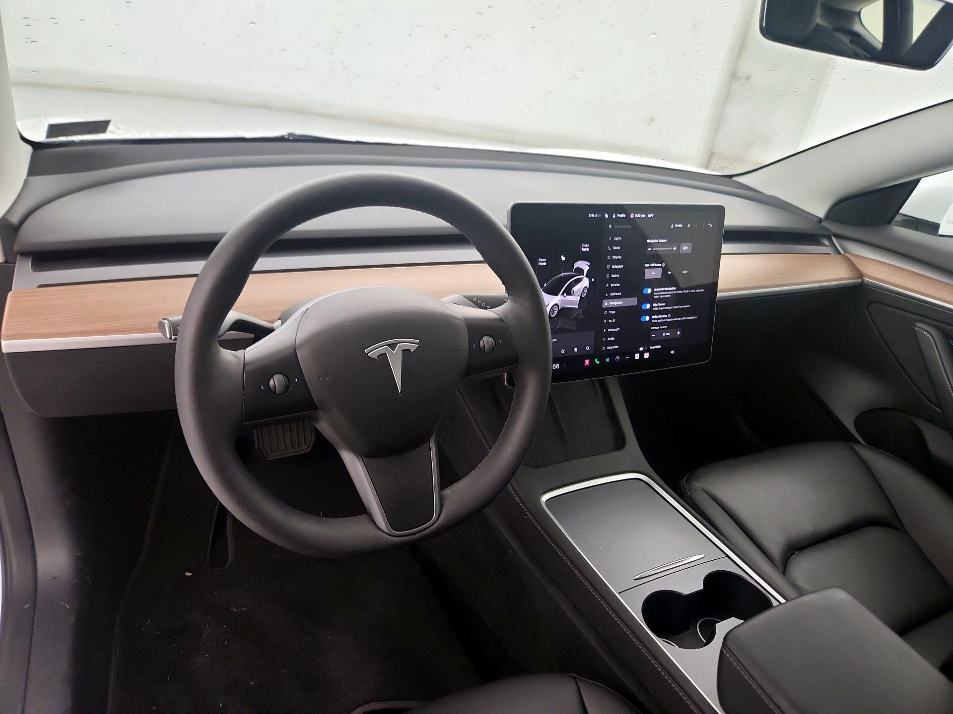 Thumbnail: 2023 Tesla Model 3 - 9