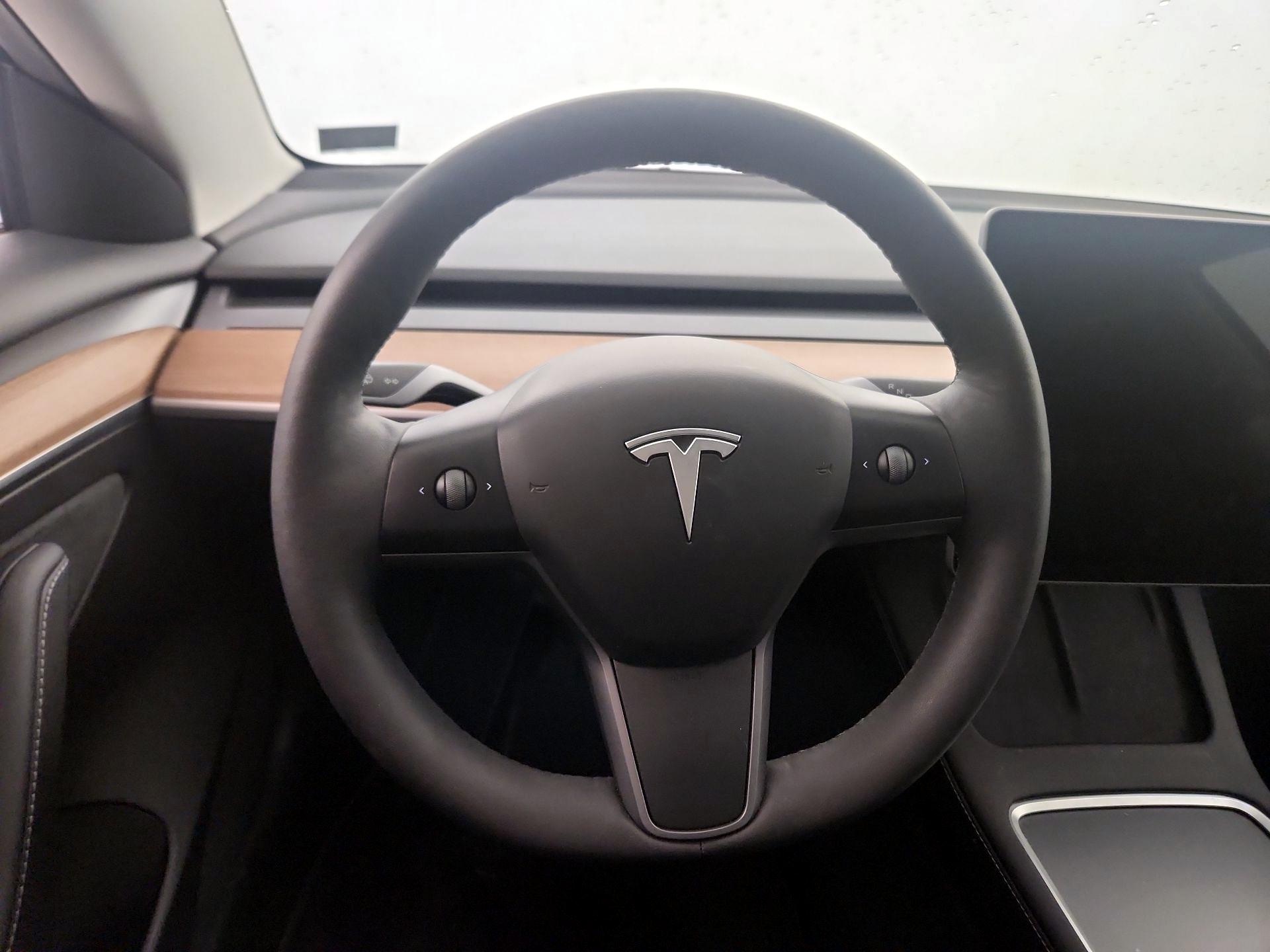 Thumbnail: 2023 Tesla Model 3 - 10