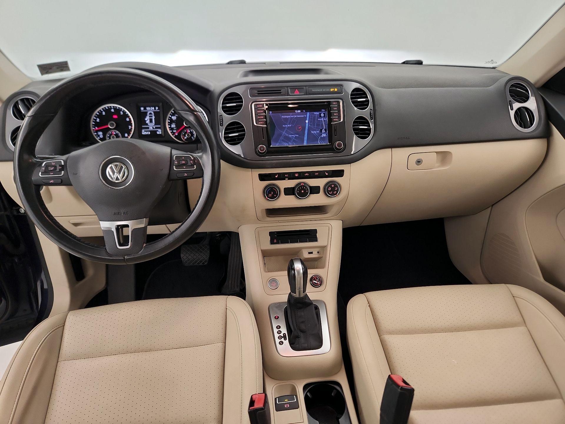 Thumbnail: 2016 Volkswagen Tiguan - 9