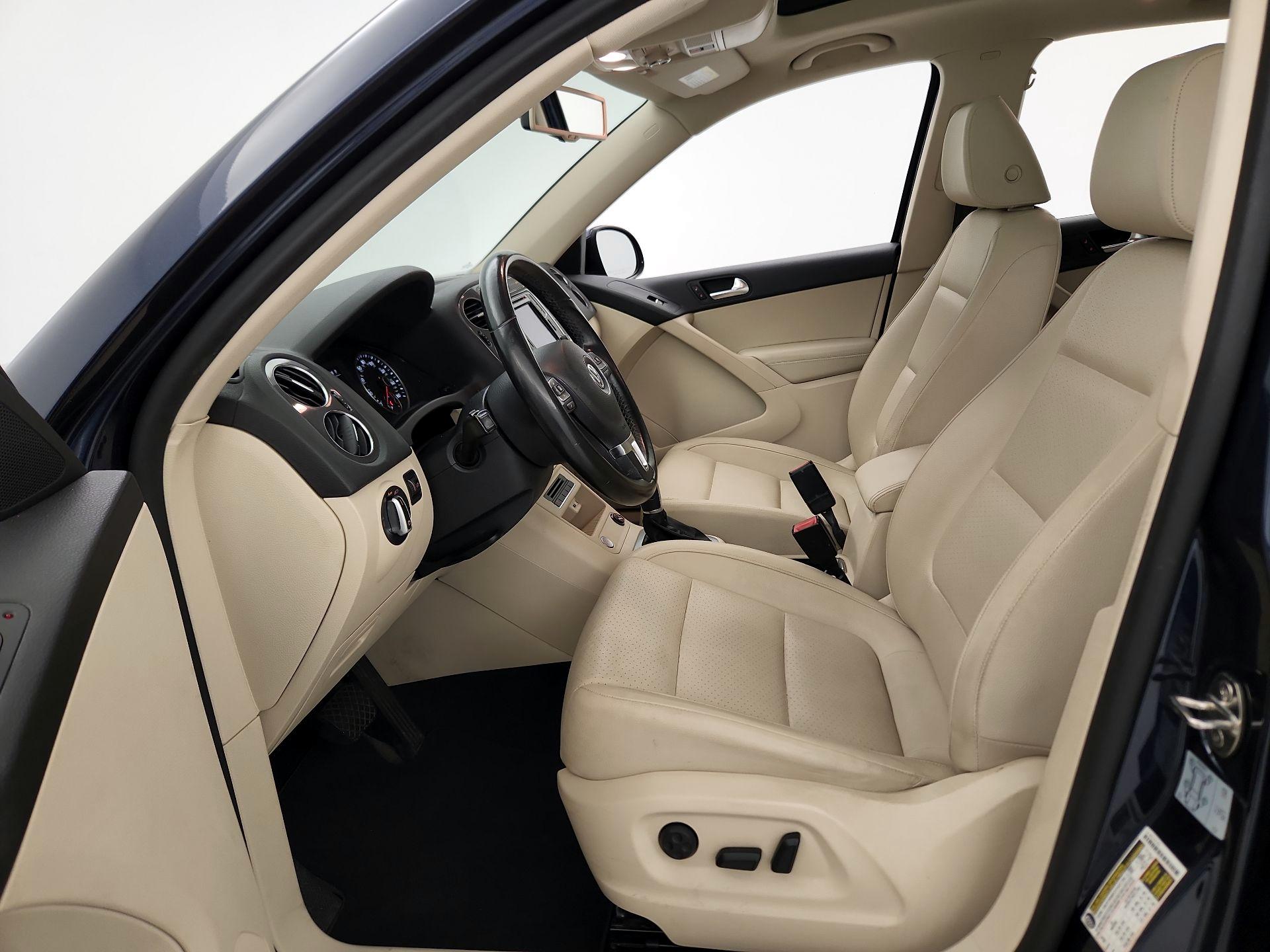 Thumbnail: 2016 Volkswagen Tiguan - 11