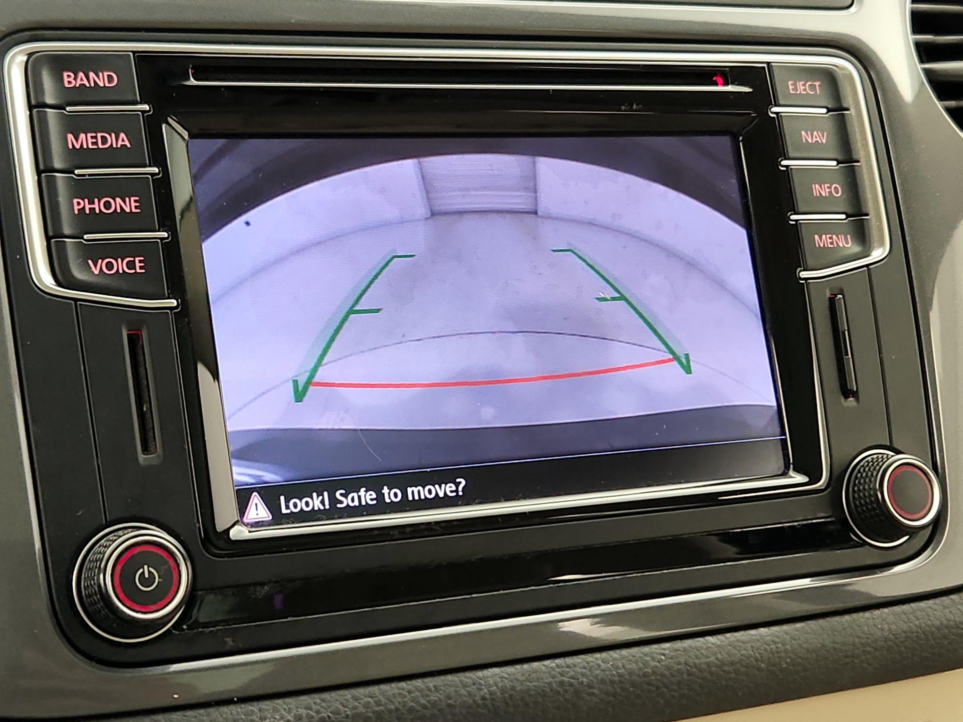 Thumbnail: 2016 Volkswagen Tiguan - 15