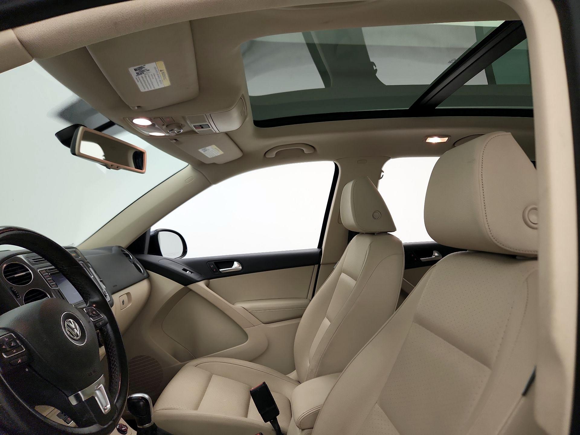 Thumbnail: 2016 Volkswagen Tiguan - 20