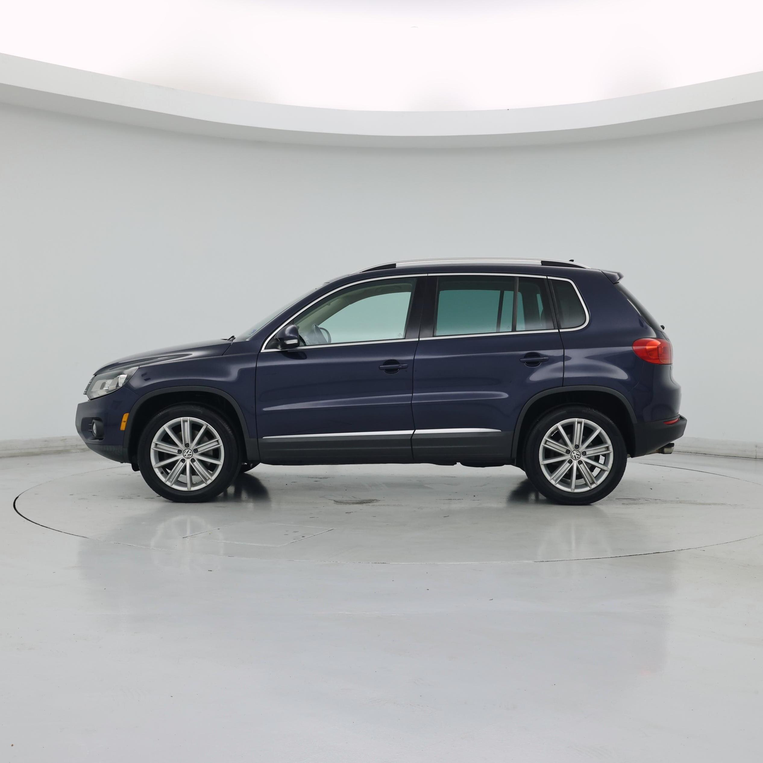 Thumbnail: 2016 Volkswagen Tiguan - 3
