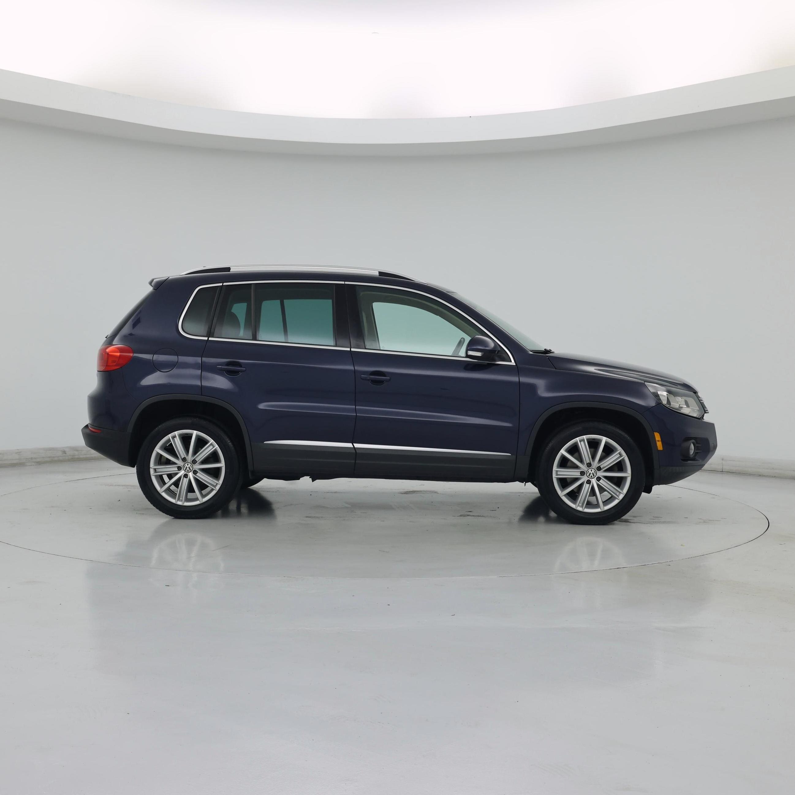 Thumbnail: 2016 Volkswagen Tiguan - 7