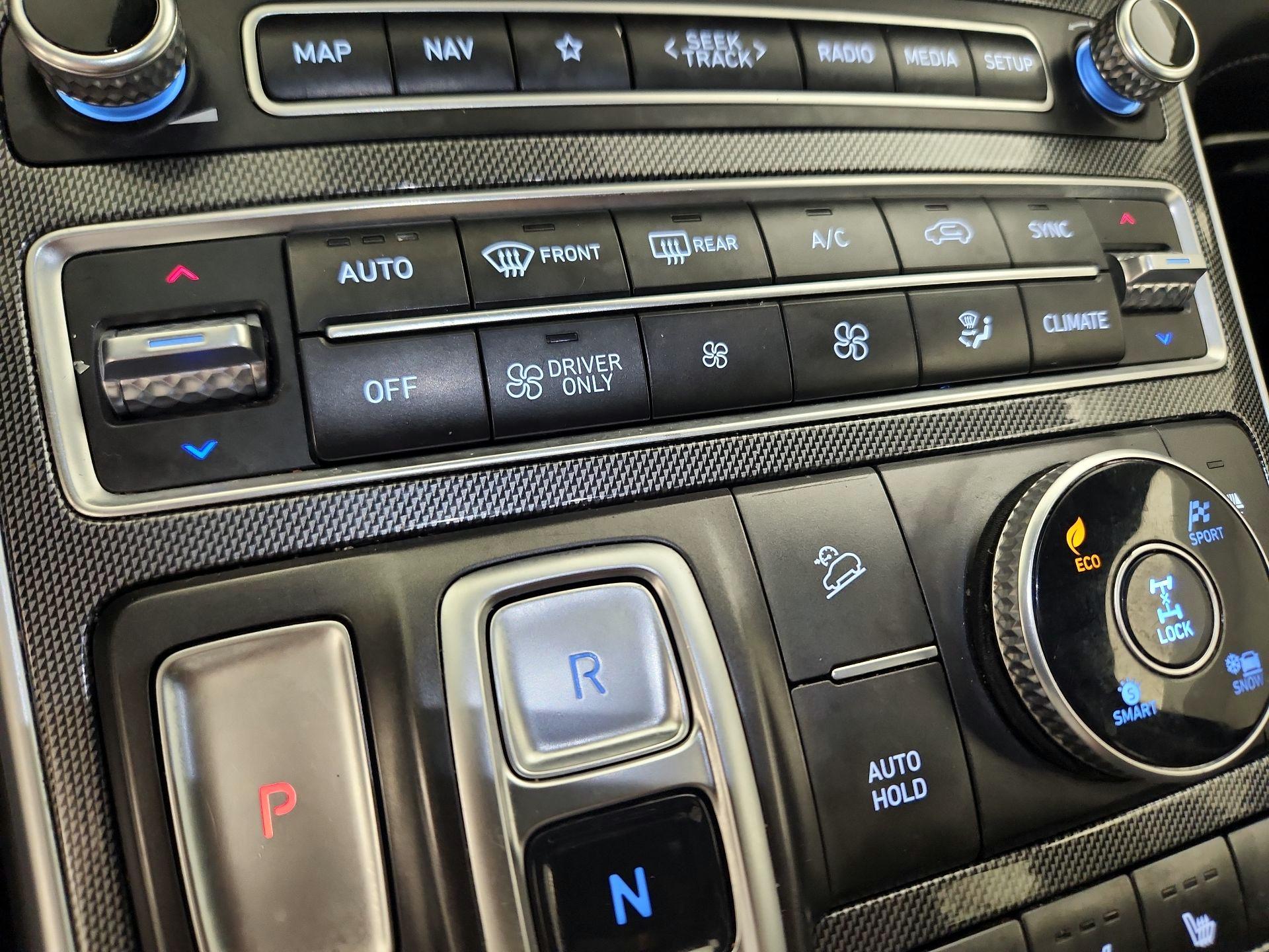 Thumbnail: 2021 Hyundai Santa Fe - 17