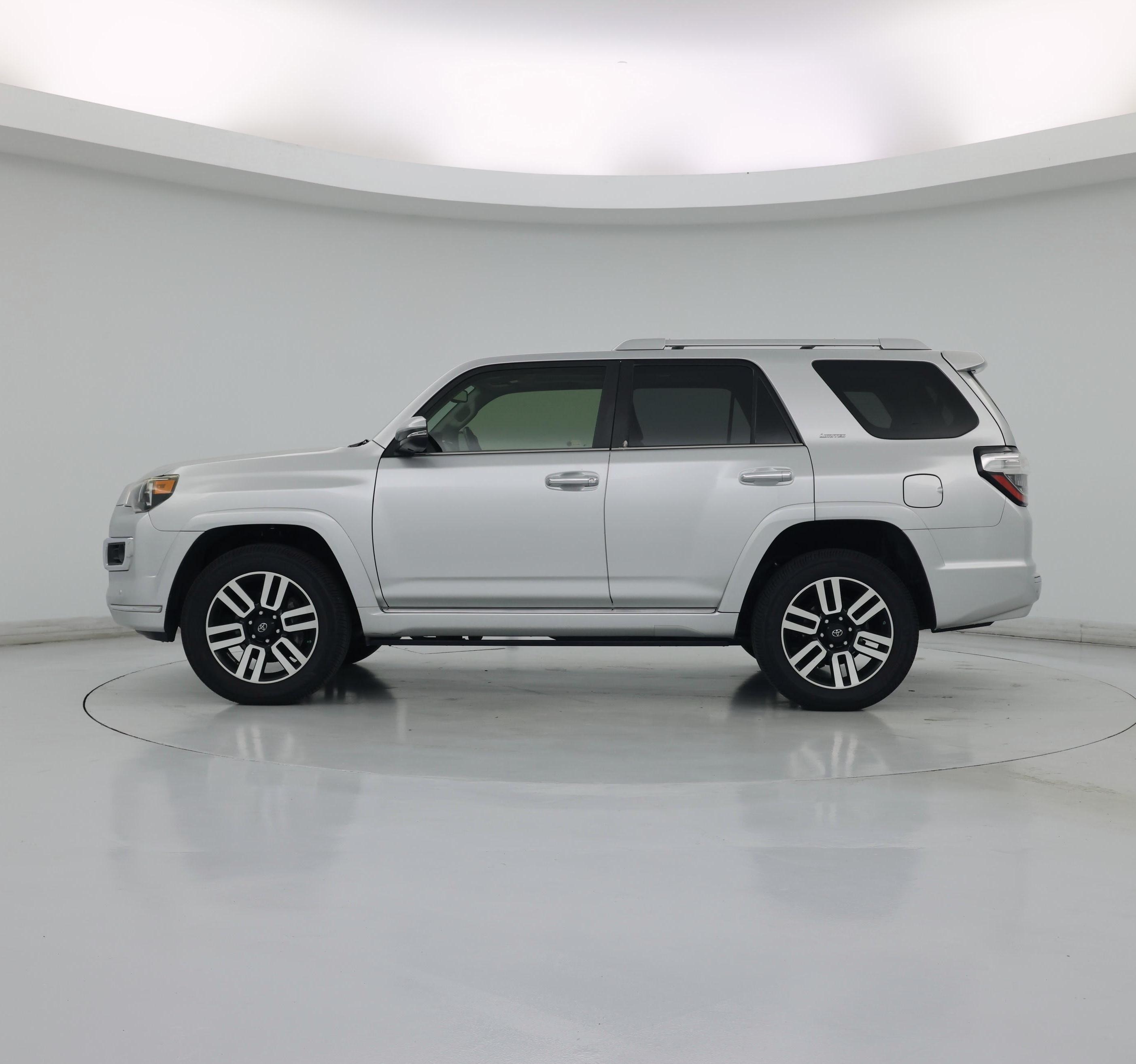 Thumbnail: 2018 Toyota 4Runner - 3