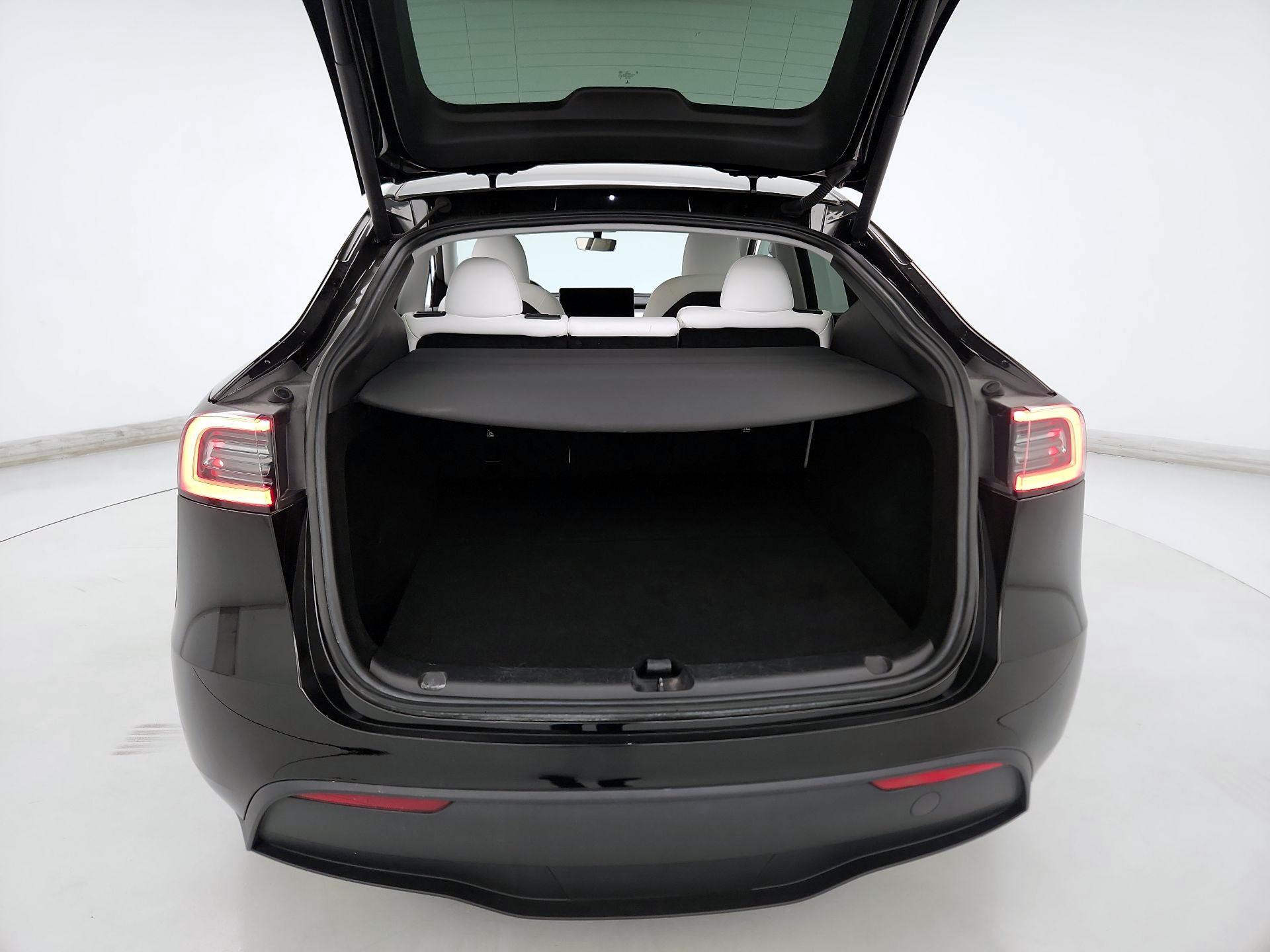 Thumbnail: 2023 Tesla Model Y - 20