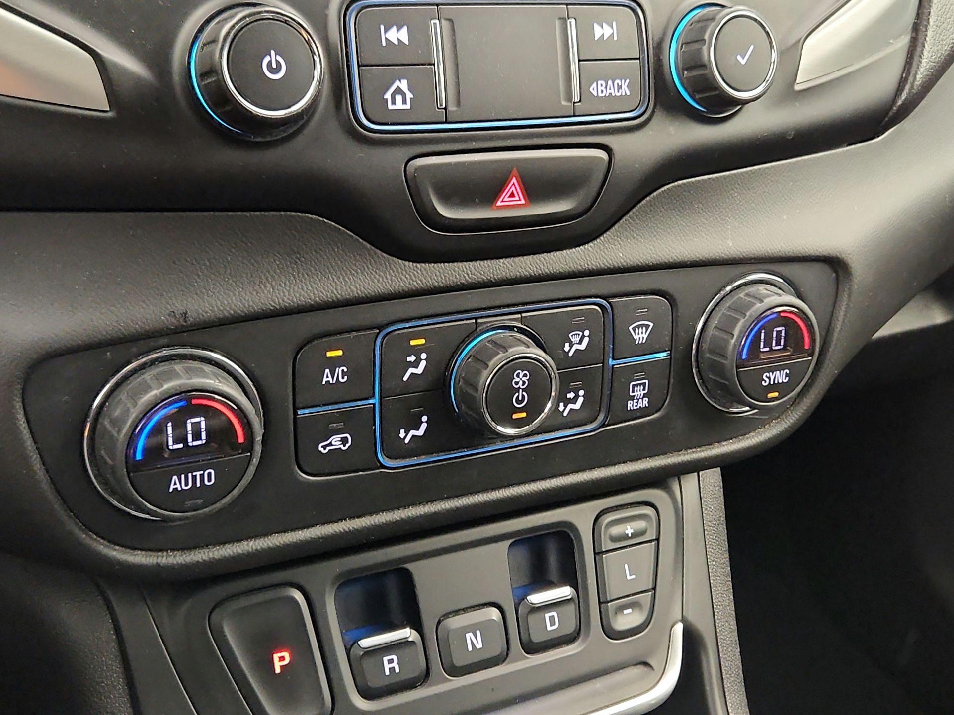 Thumbnail: 2020 GMC Terrain - 16