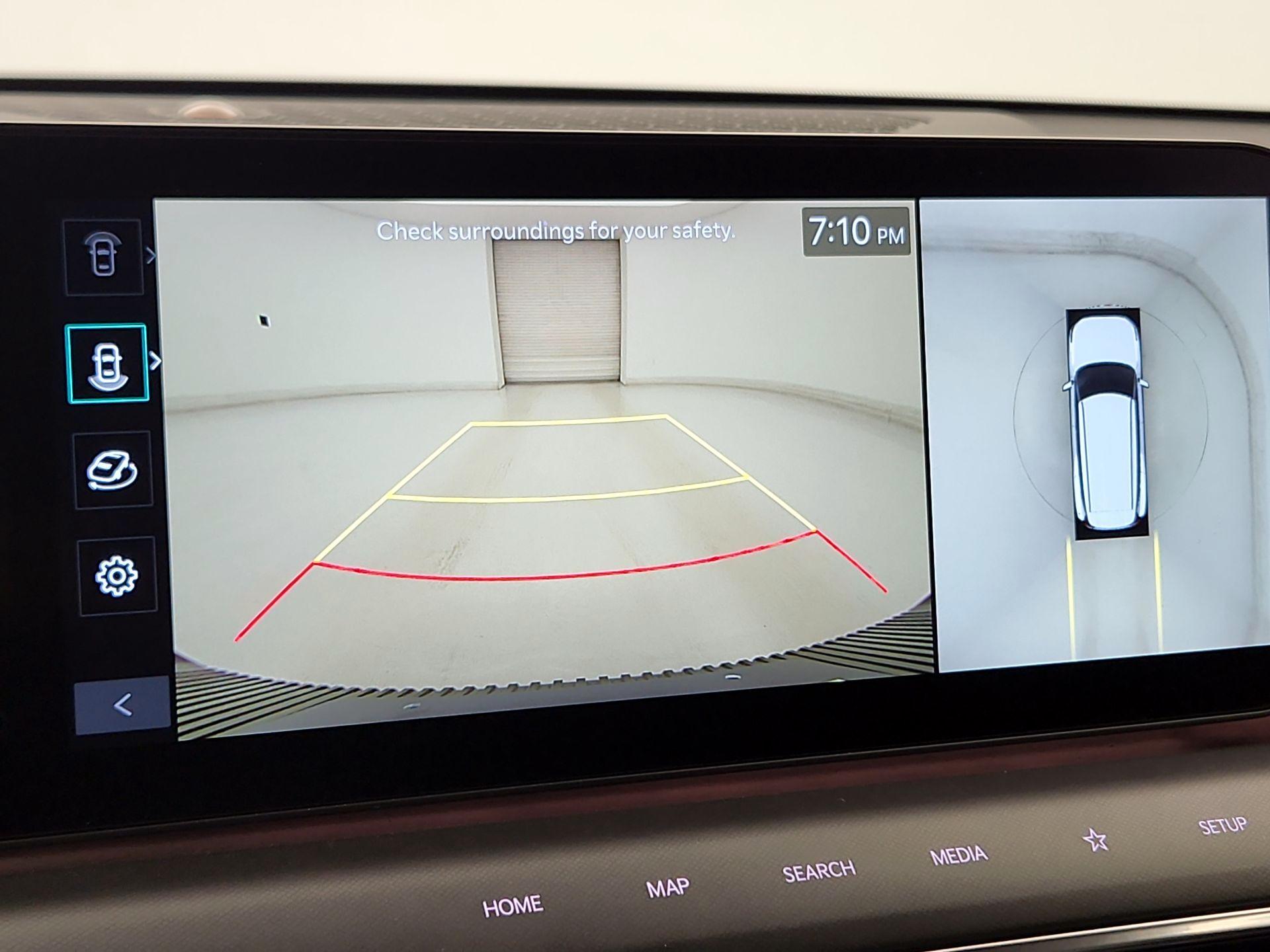 Thumbnail: 2024 Kia EV9 - 15