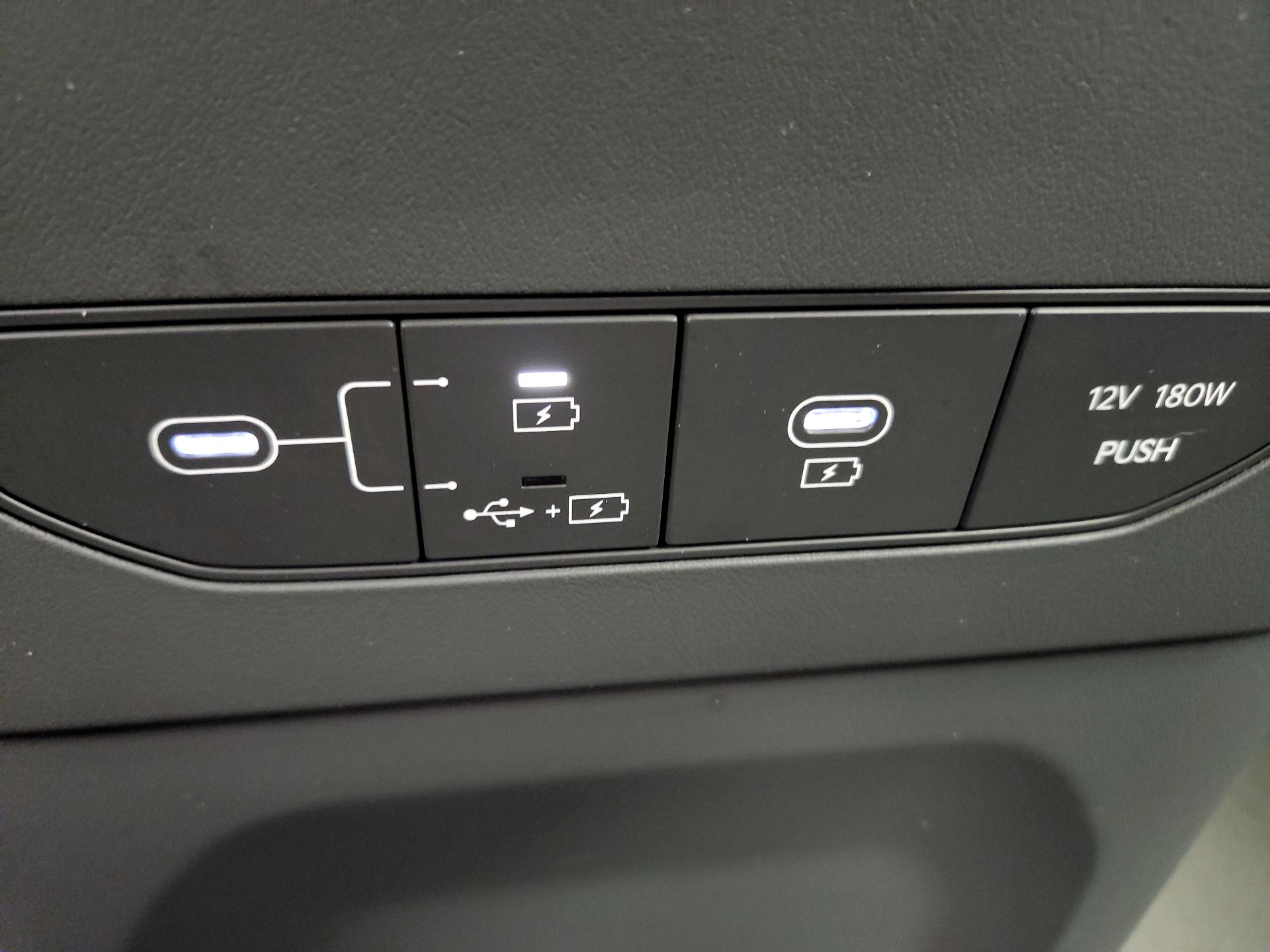 Thumbnail: 2024 Kia EV9 - 19