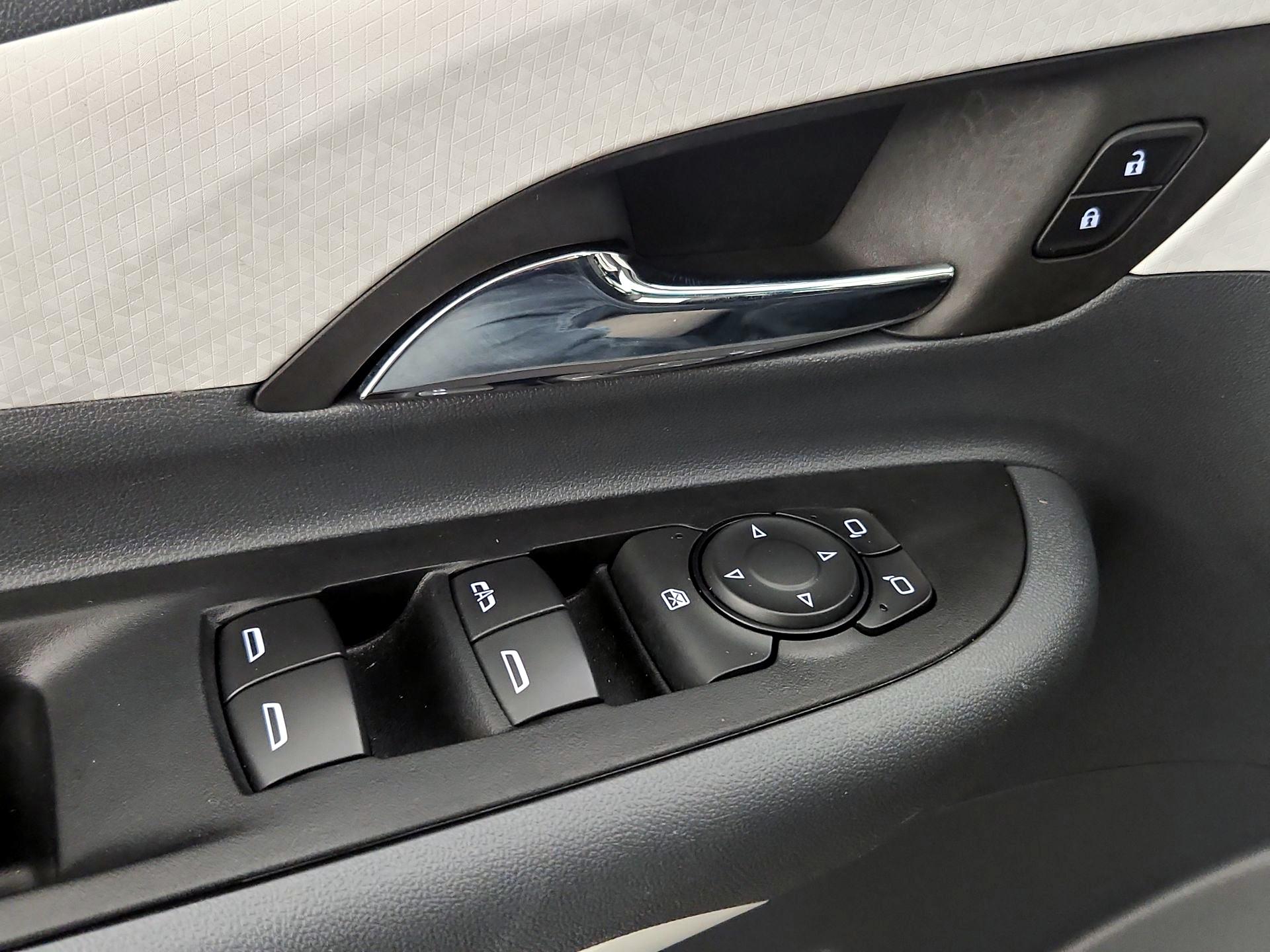 Thumbnail: 2021 Chevrolet Bolt EV - 12