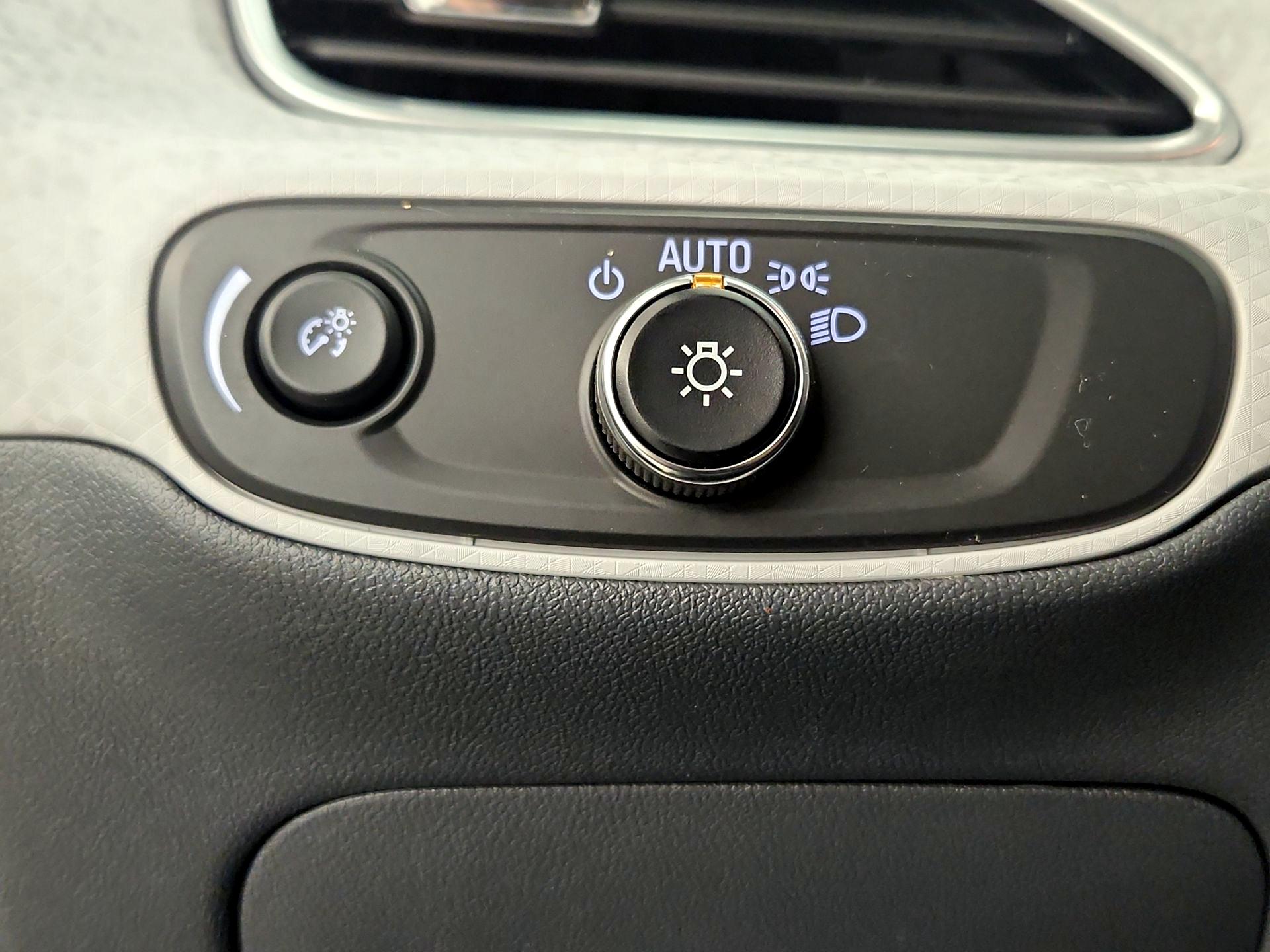 Thumbnail: 2021 Chevrolet Bolt EV - 13