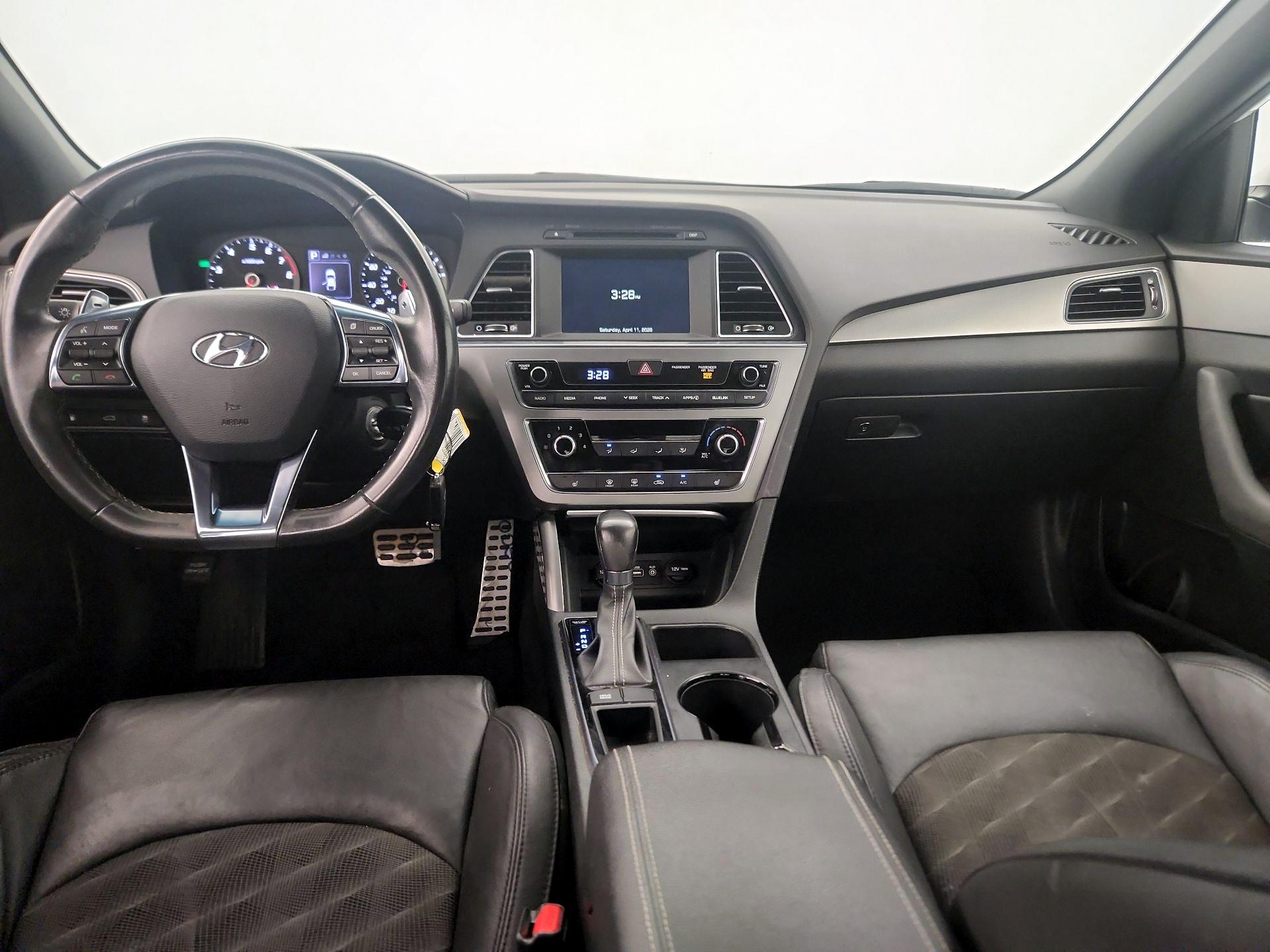 Thumbnail: 2017 Hyundai Sonata - 9