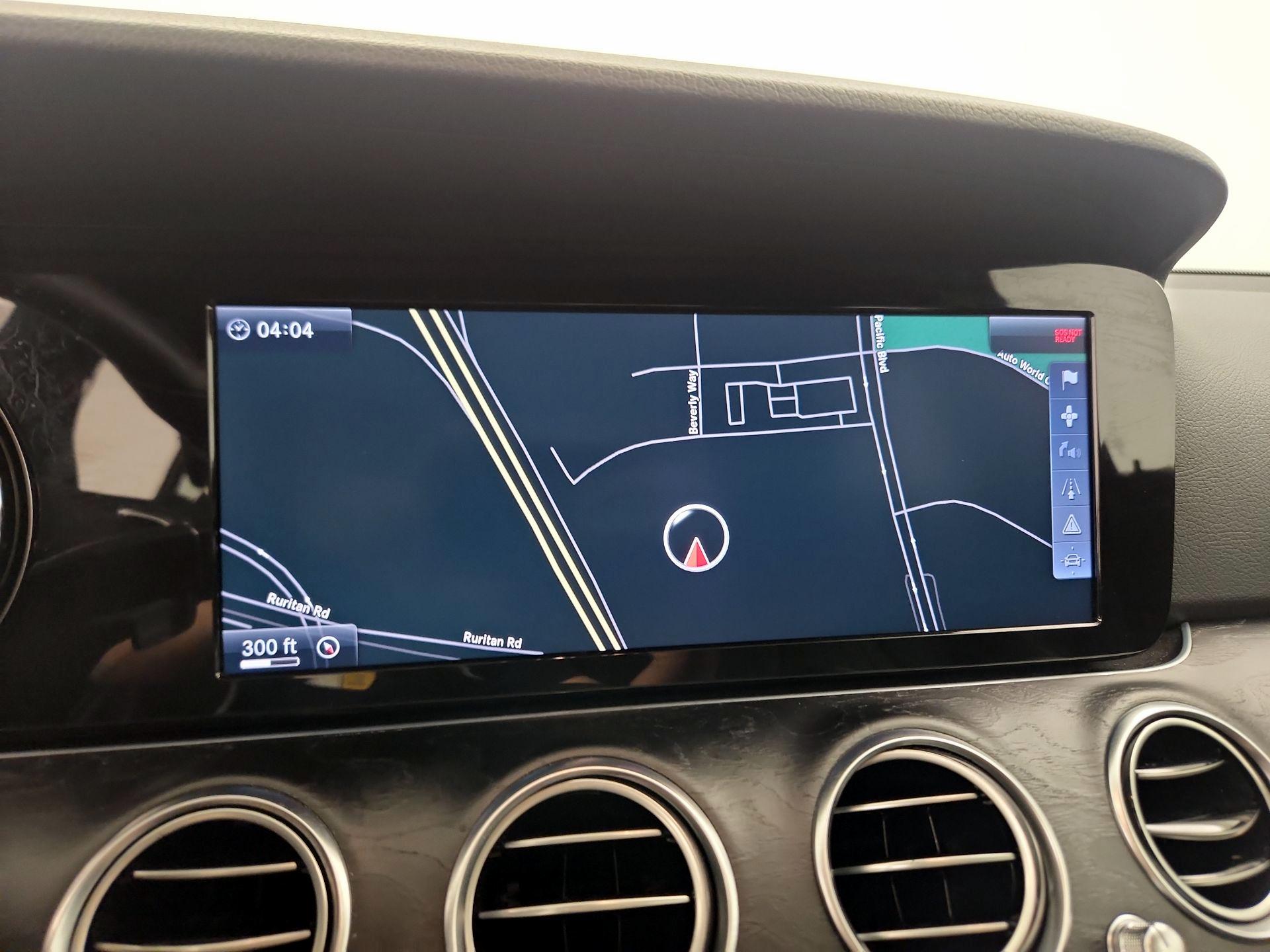 Thumbnail: 2017 Mercedes-Benz E-Class - 14