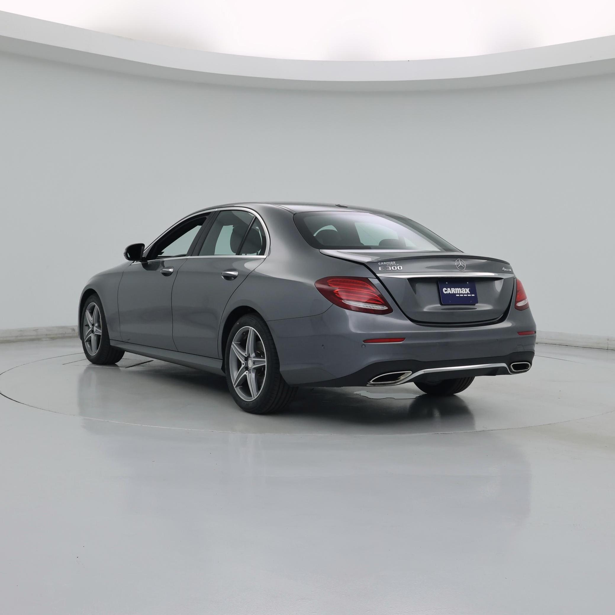 Thumbnail: 2017 Mercedes-Benz E-Class - 2