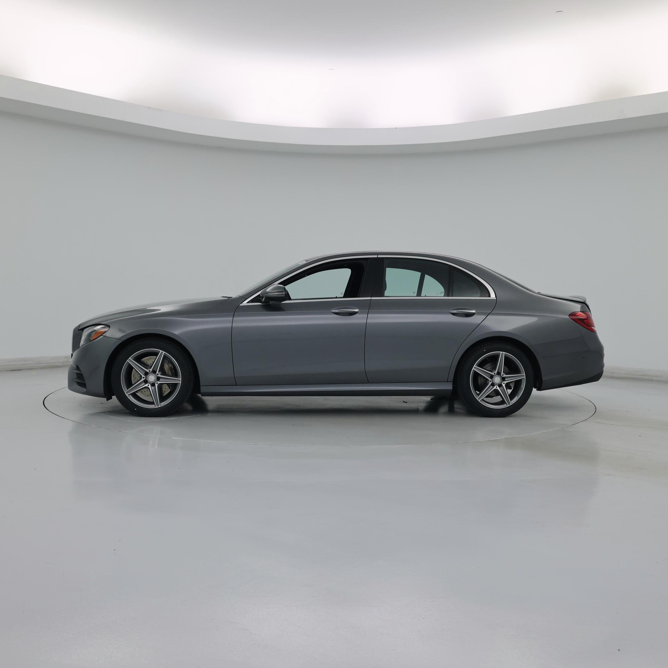 Thumbnail: 2017 Mercedes-Benz E-Class - 3