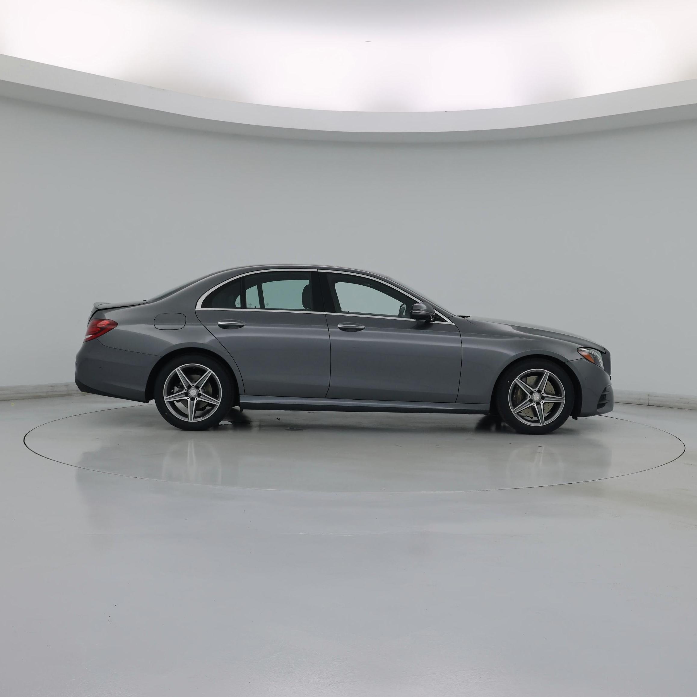 Thumbnail: 2017 Mercedes-Benz E-Class - 7