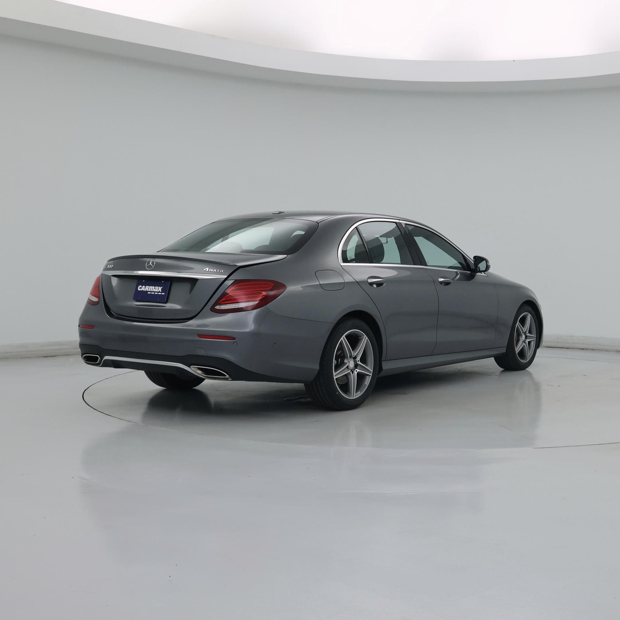 Thumbnail: 2017 Mercedes-Benz E-Class - 8