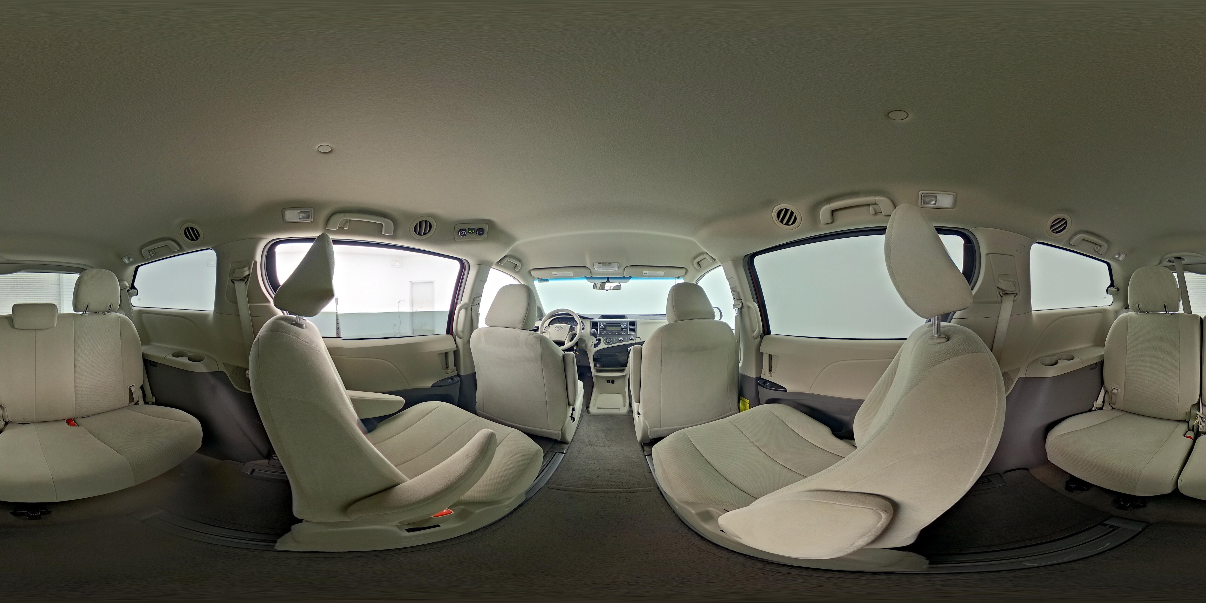 2014 Toyota Sienna L - Photo 26