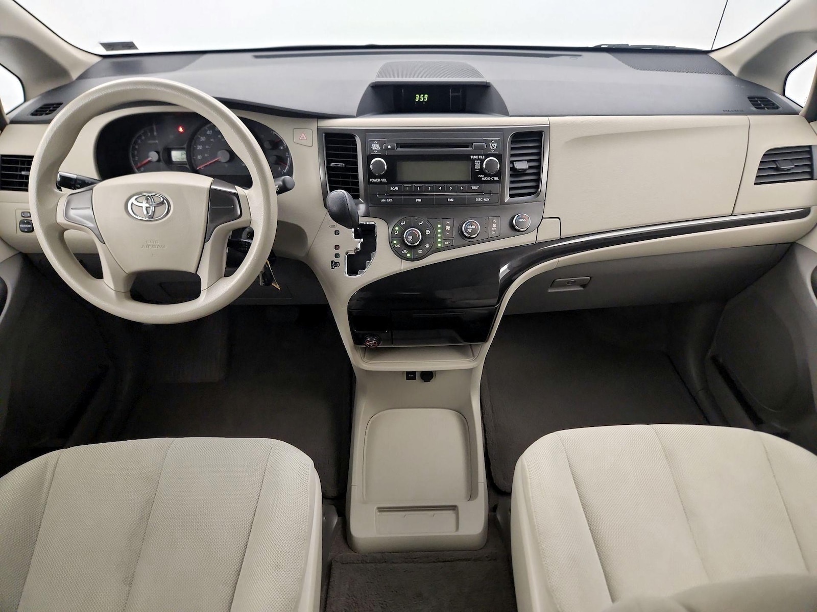 2014 Toyota Sienna L - Photo 10