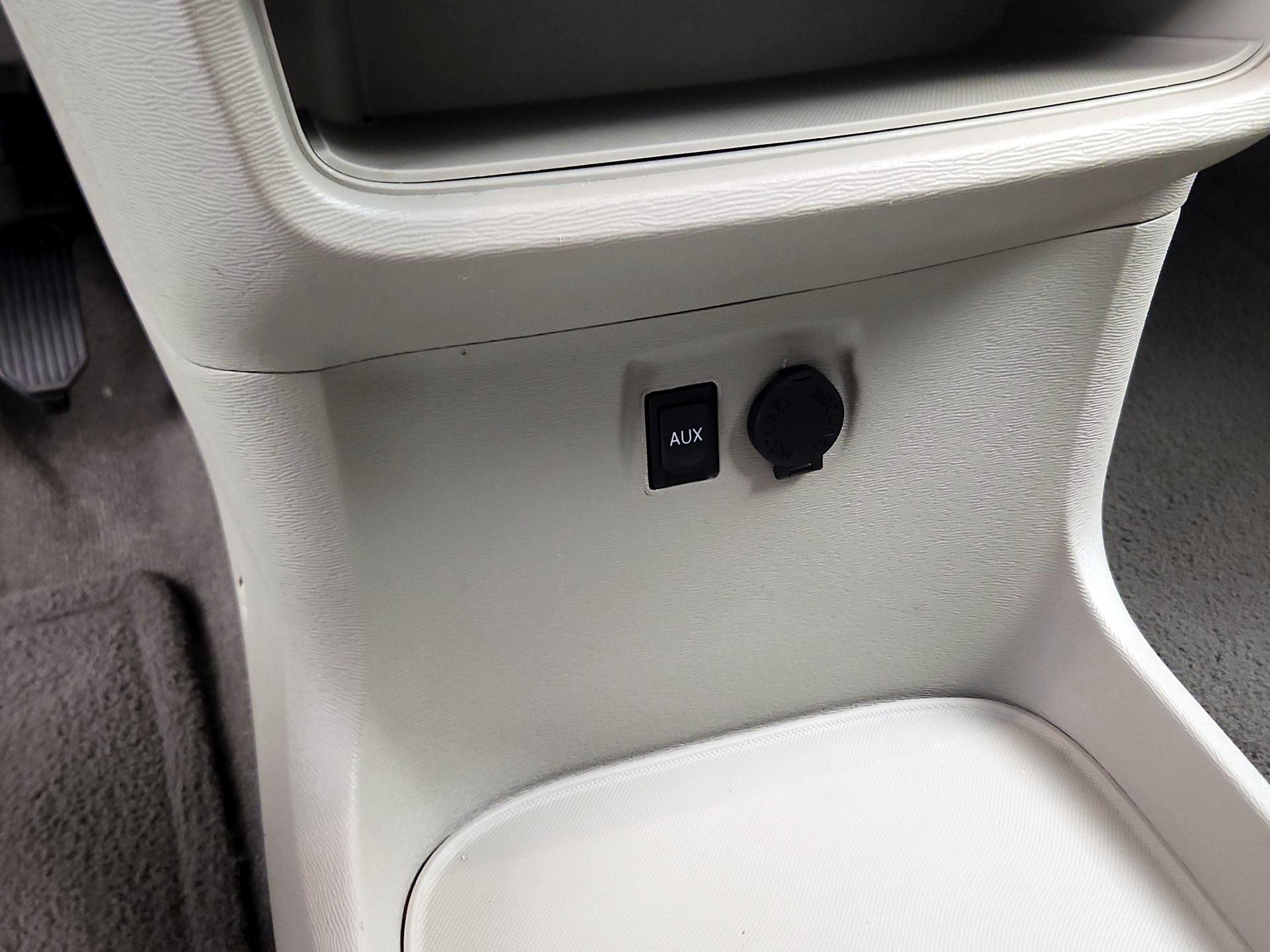 Thumbnail: 2014 Toyota Sienna - 17