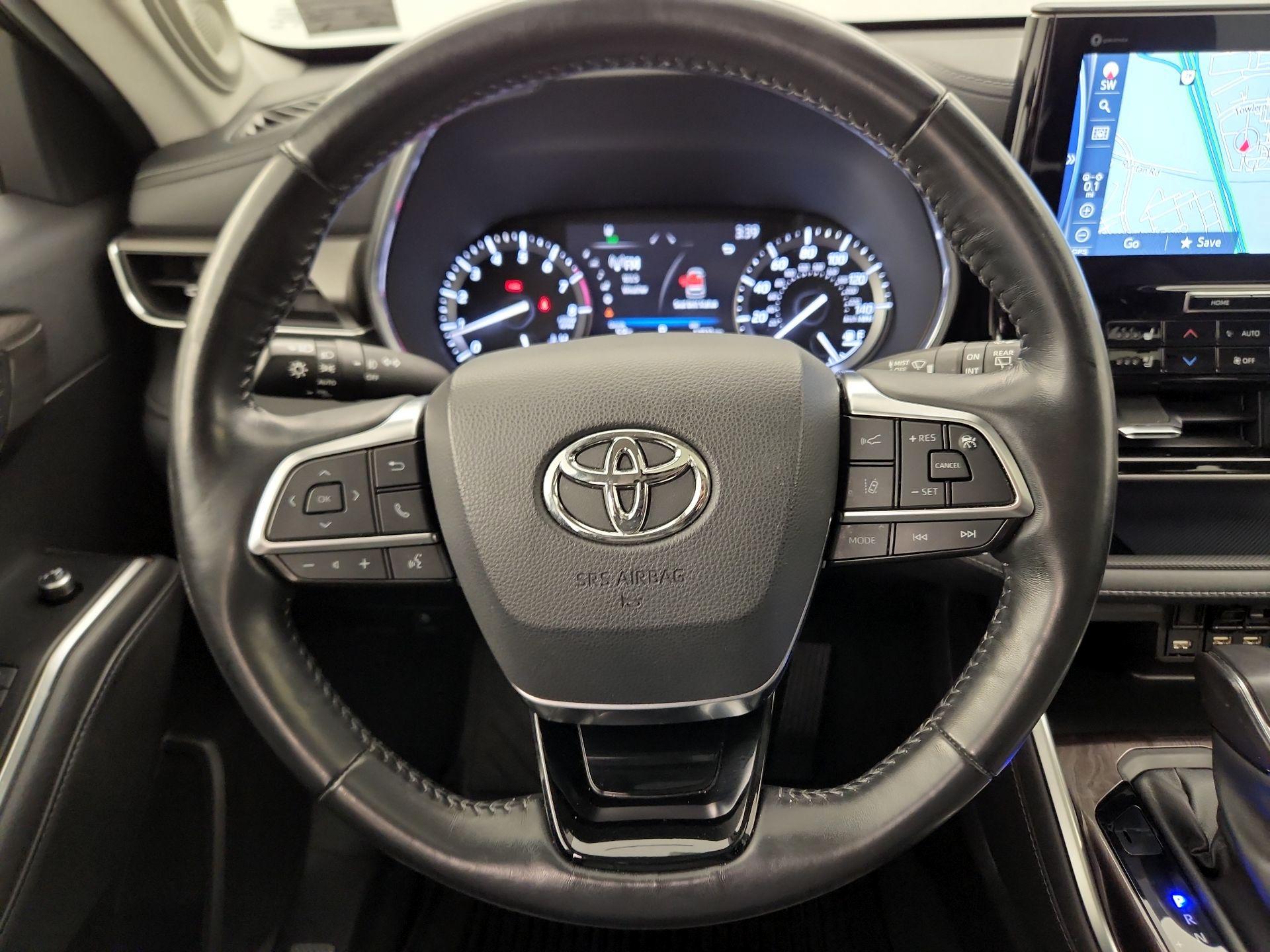 Thumbnail: 2021 Toyota Highlander - 10