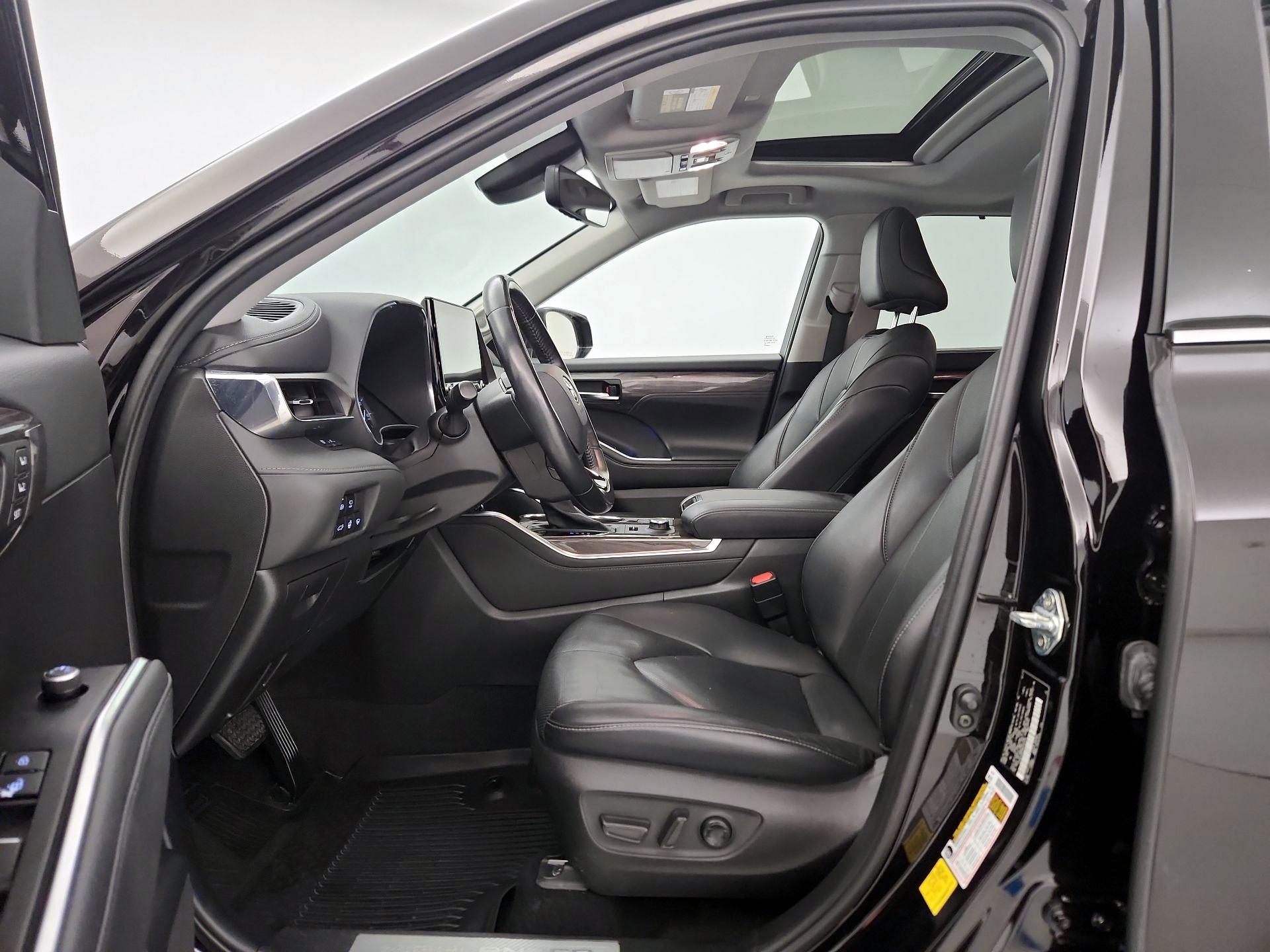 Thumbnail: 2021 Toyota Highlander - 11