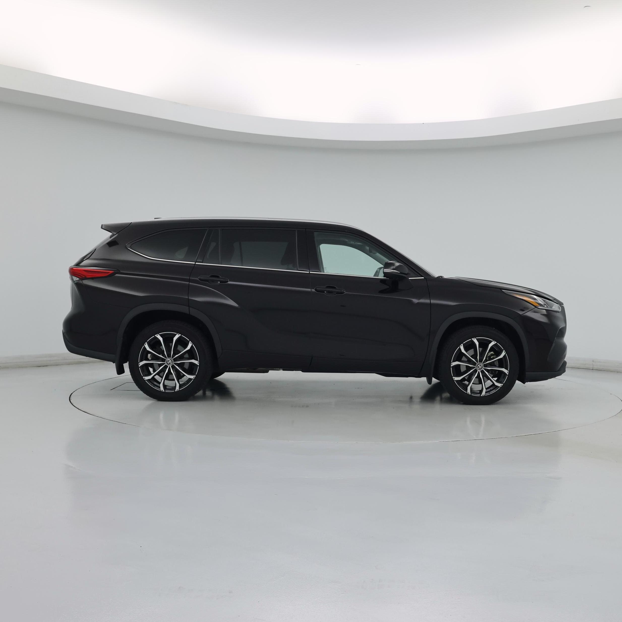 Thumbnail: 2021 Toyota Highlander - 7