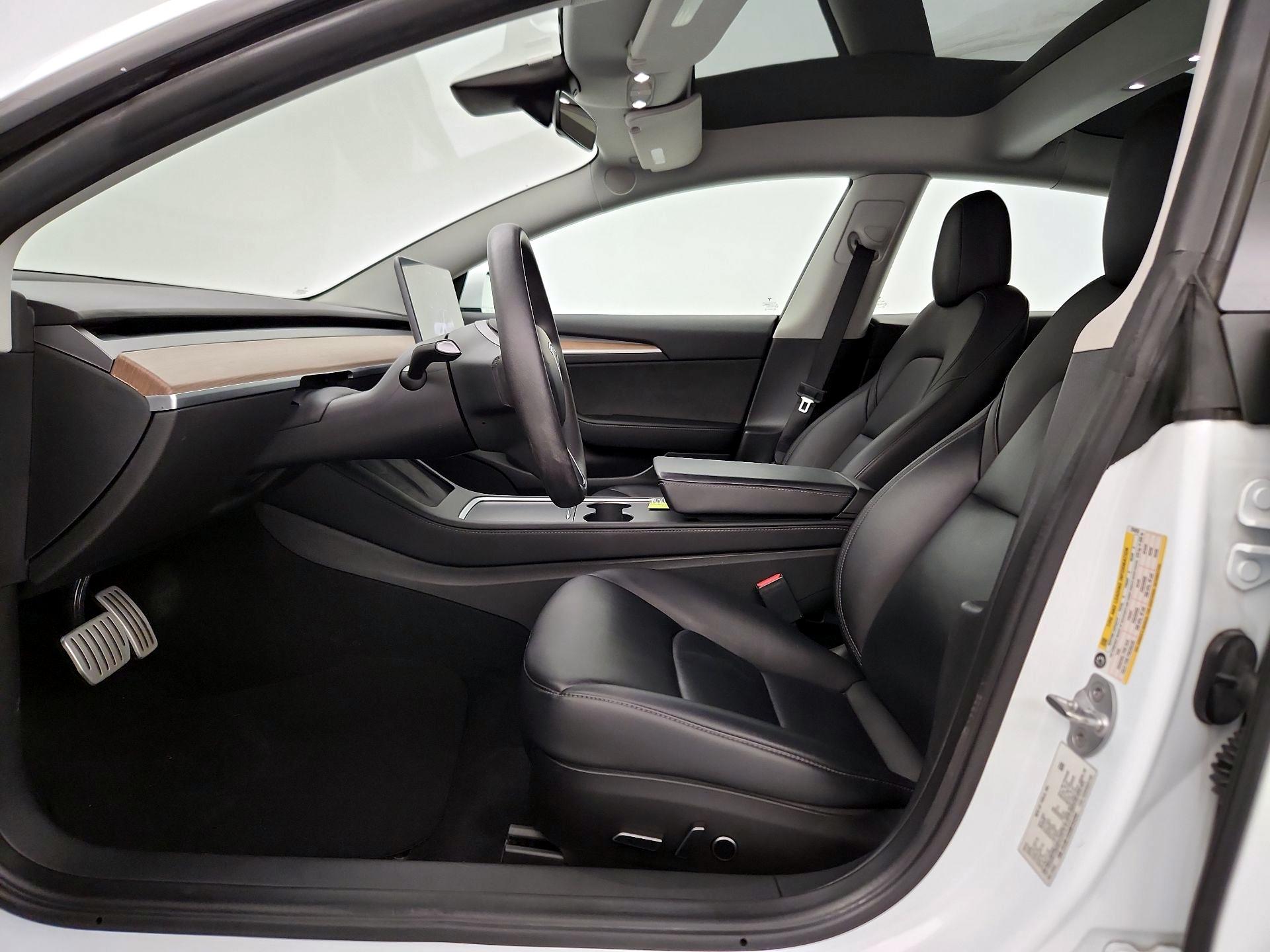 Thumbnail: 2022 Tesla Model 3 - 11