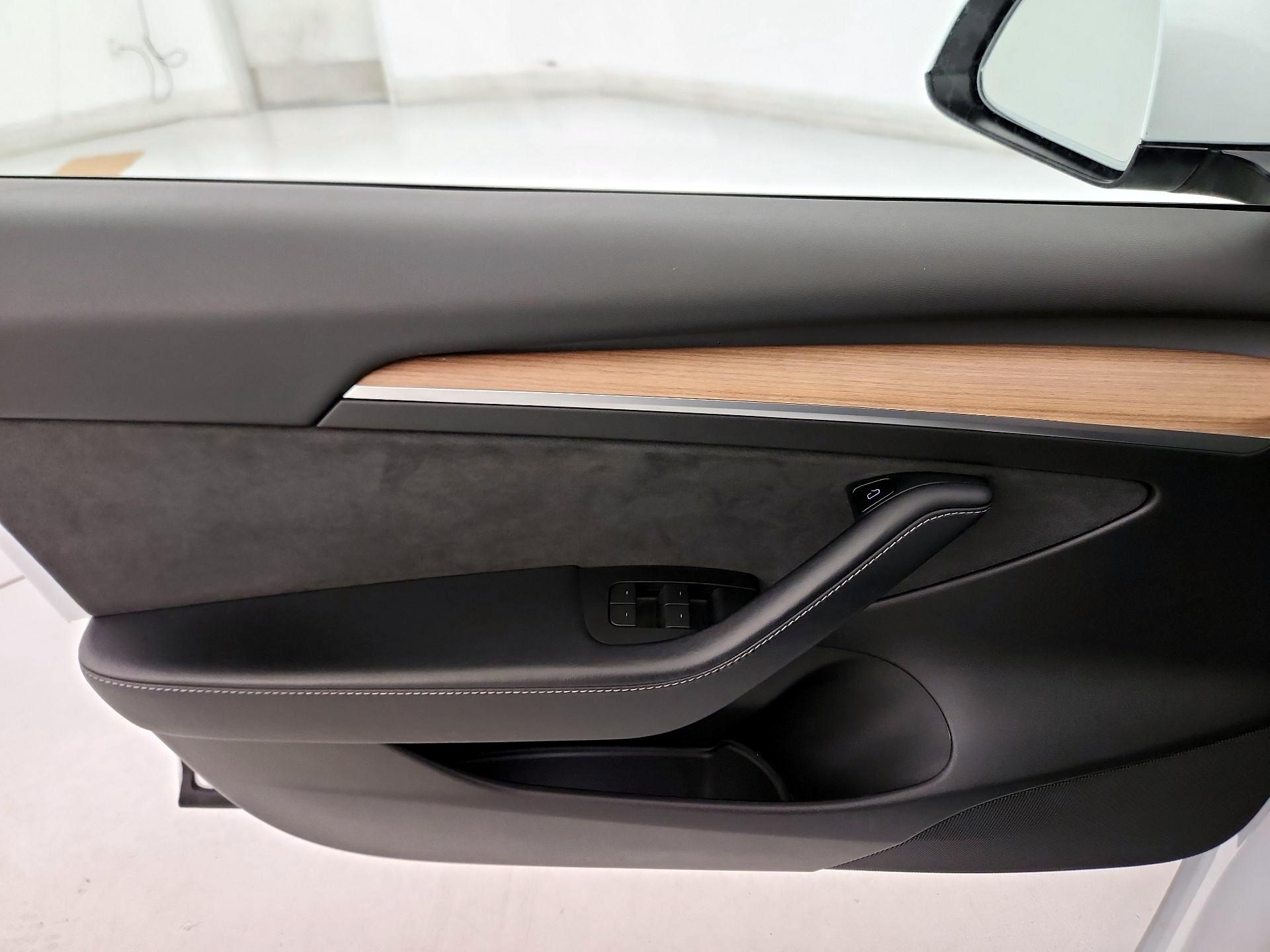 Thumbnail: 2022 Tesla Model 3 - 12