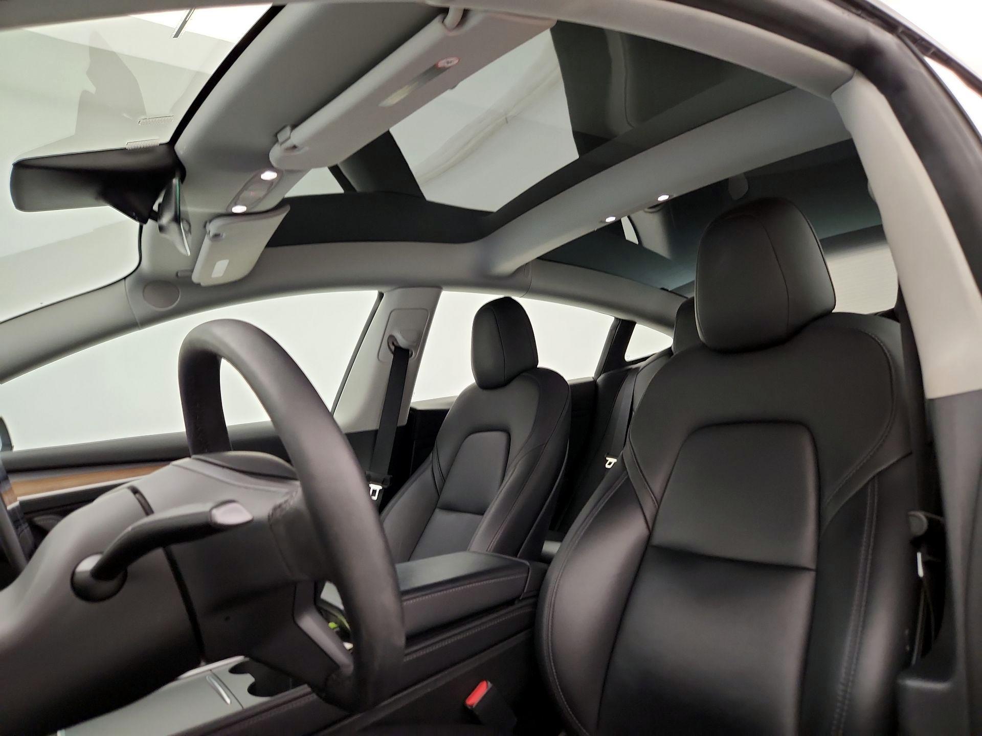 Thumbnail: 2022 Tesla Model 3 - 18