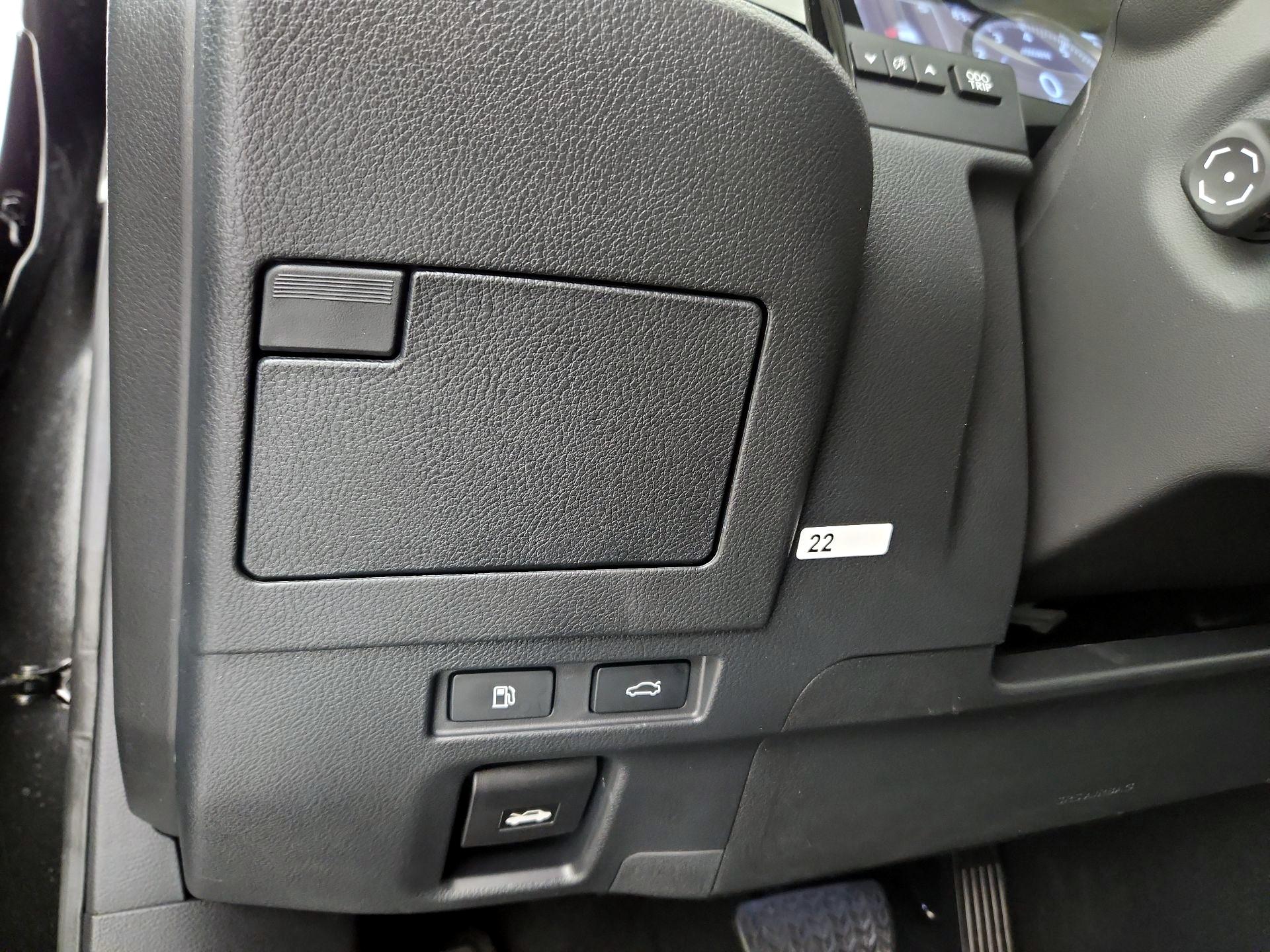 Thumbnail: 2025 Lexus ES - 13